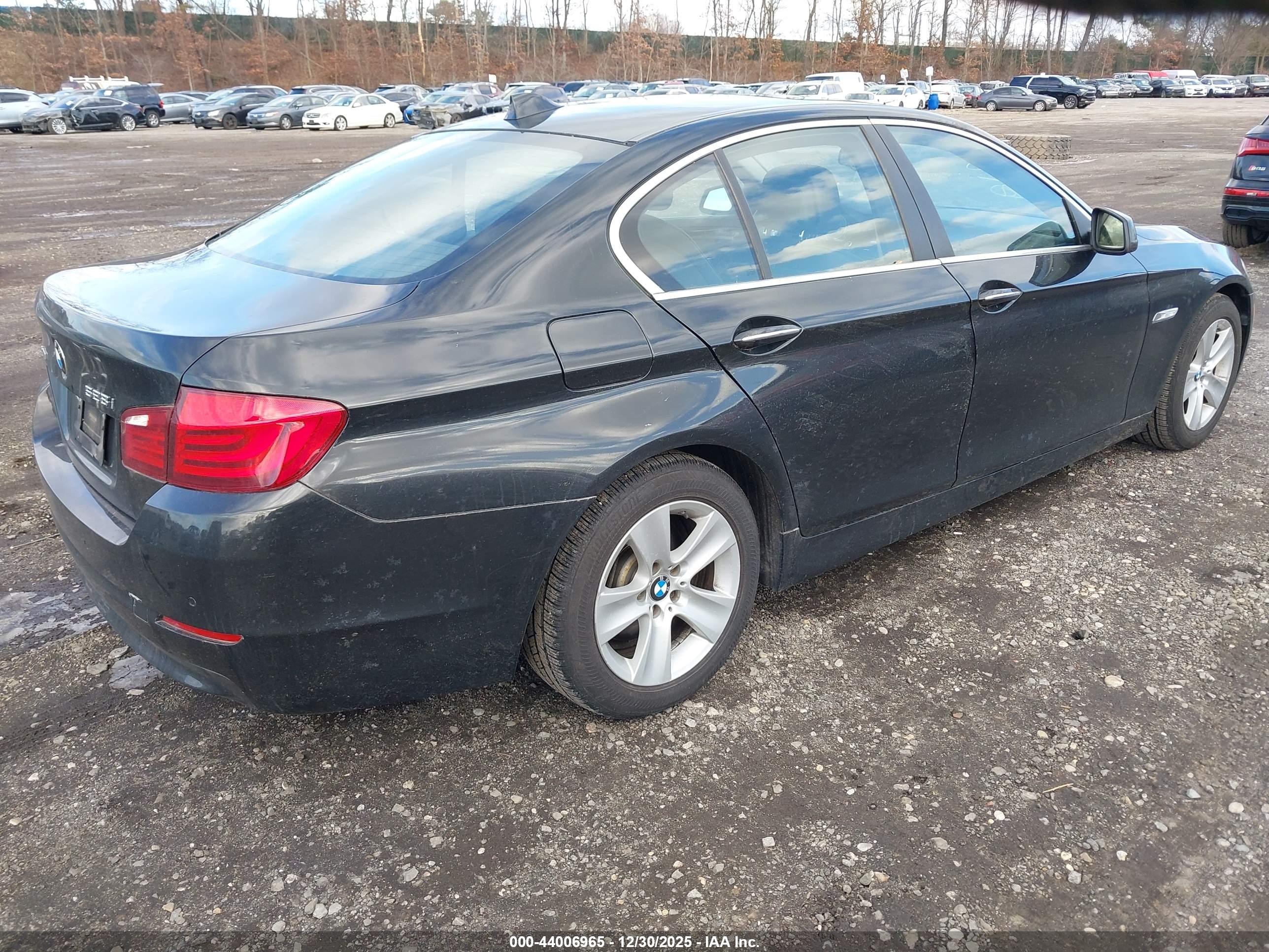 BMW 528I image 4
