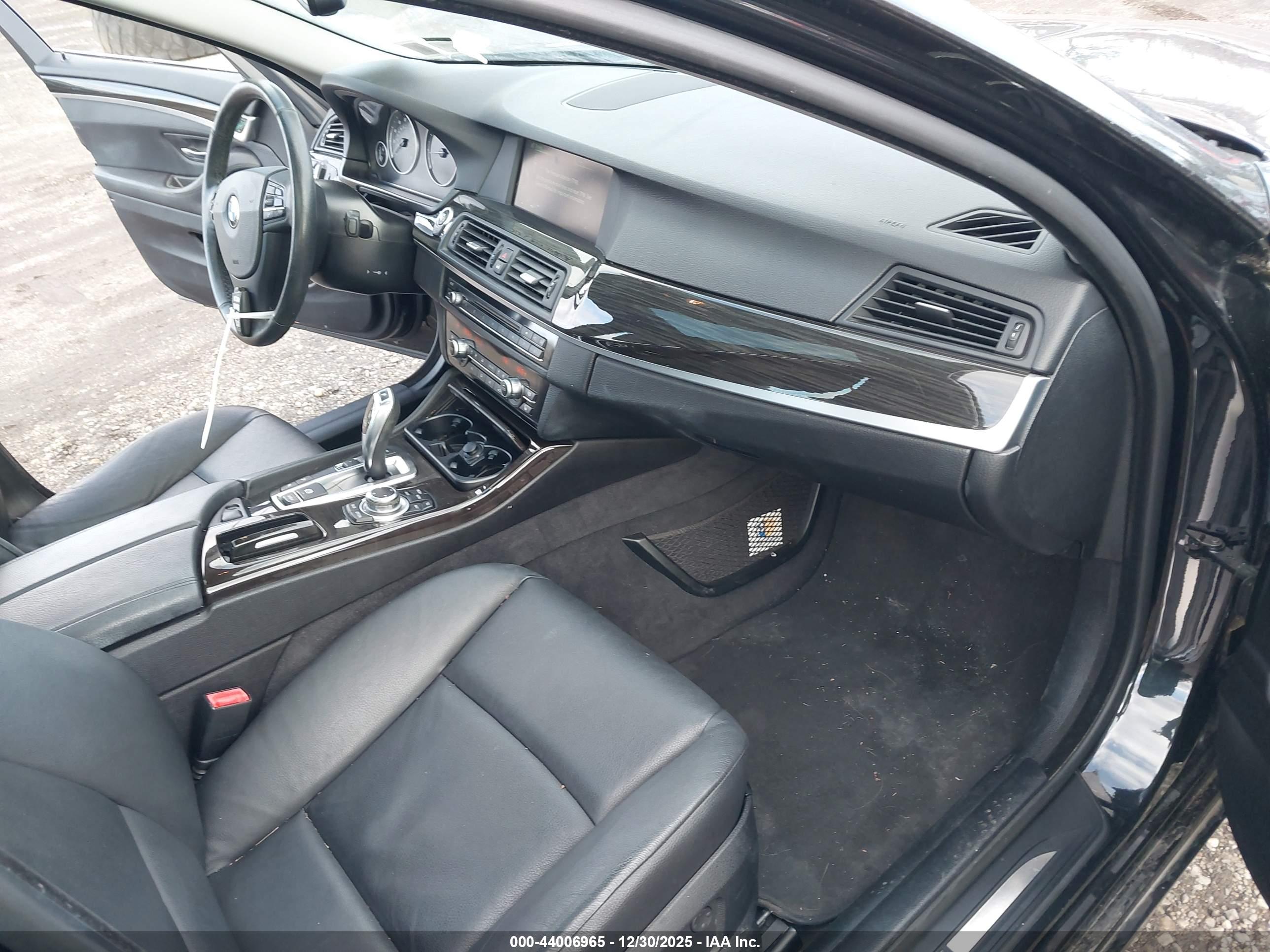 BMW 528I image 5