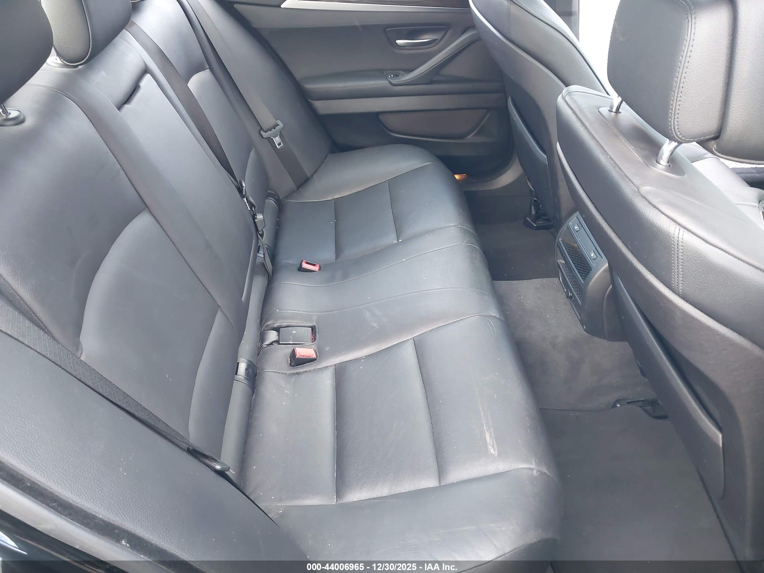 BMW 528I image 8