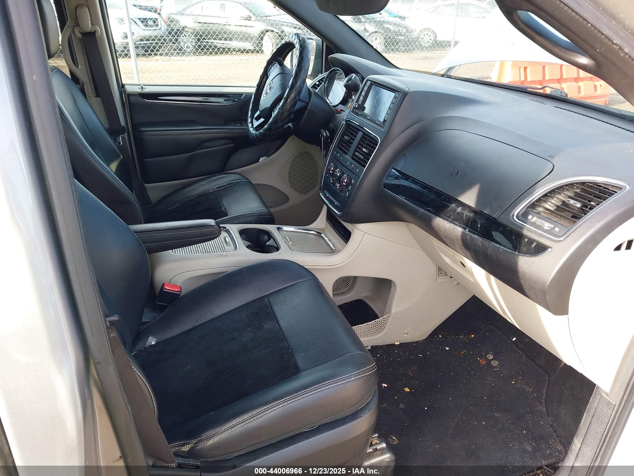 DODGE GRAND image 5