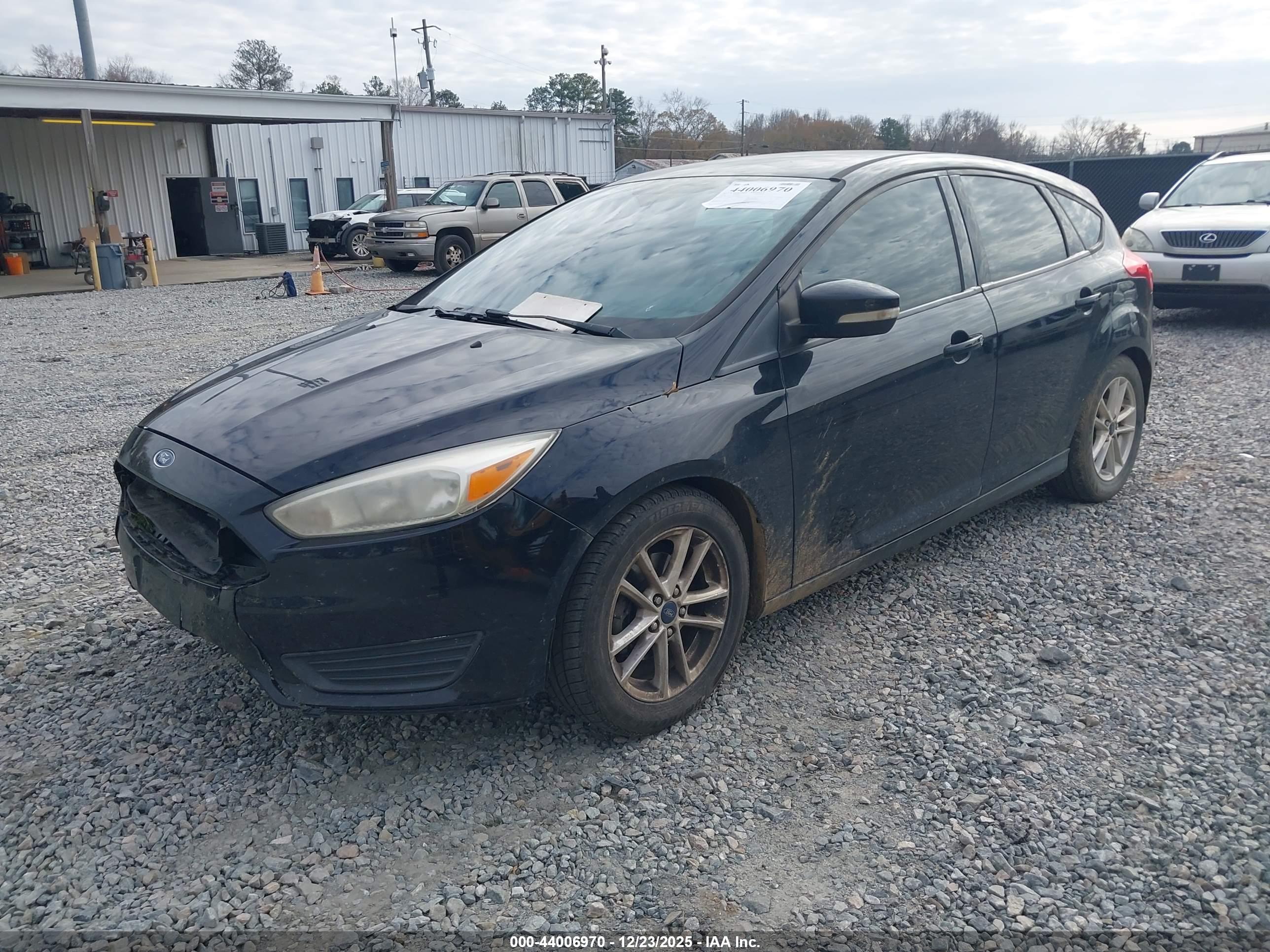 FORD FOCUS image 2