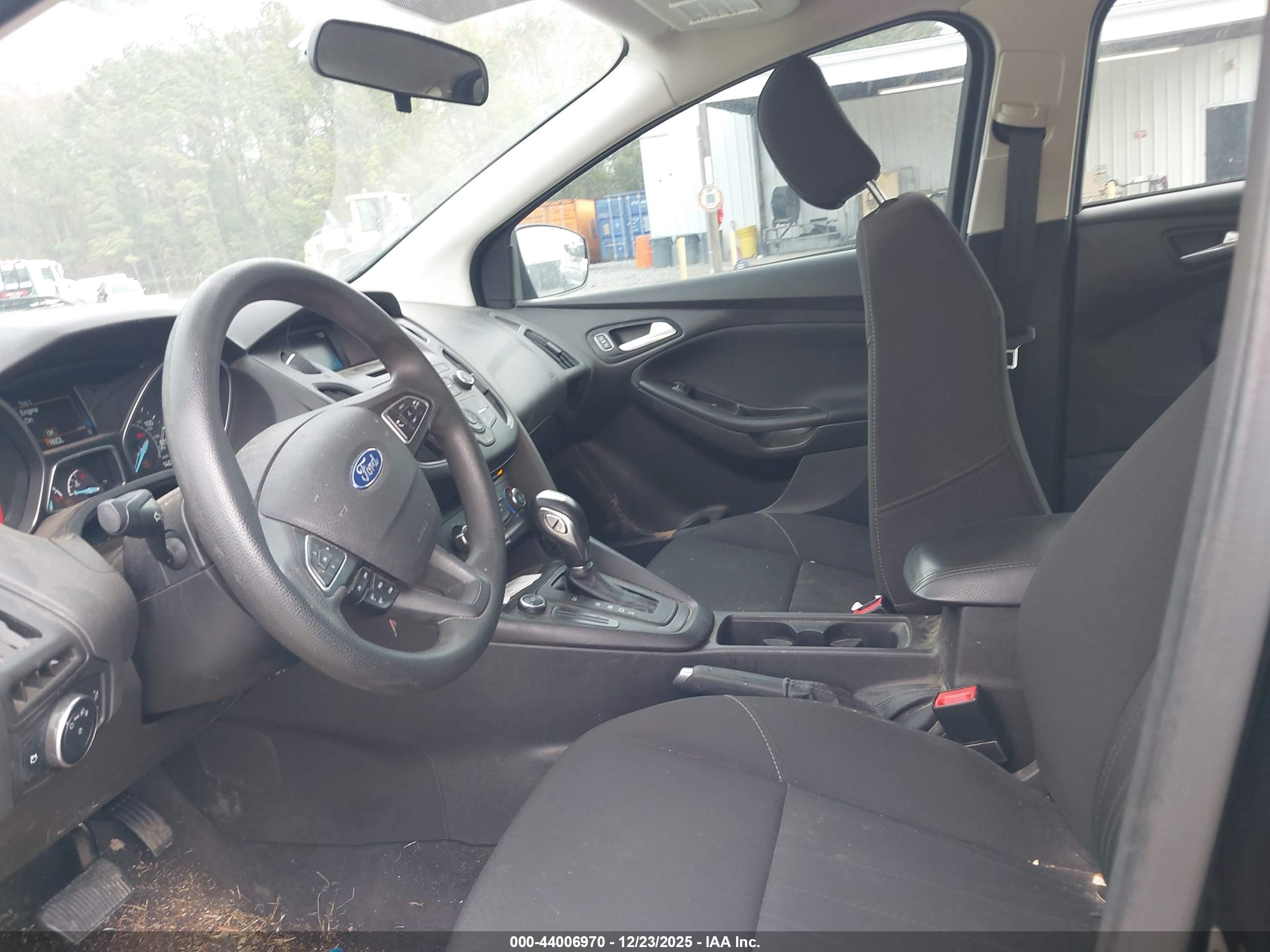 FORD FOCUS image 5