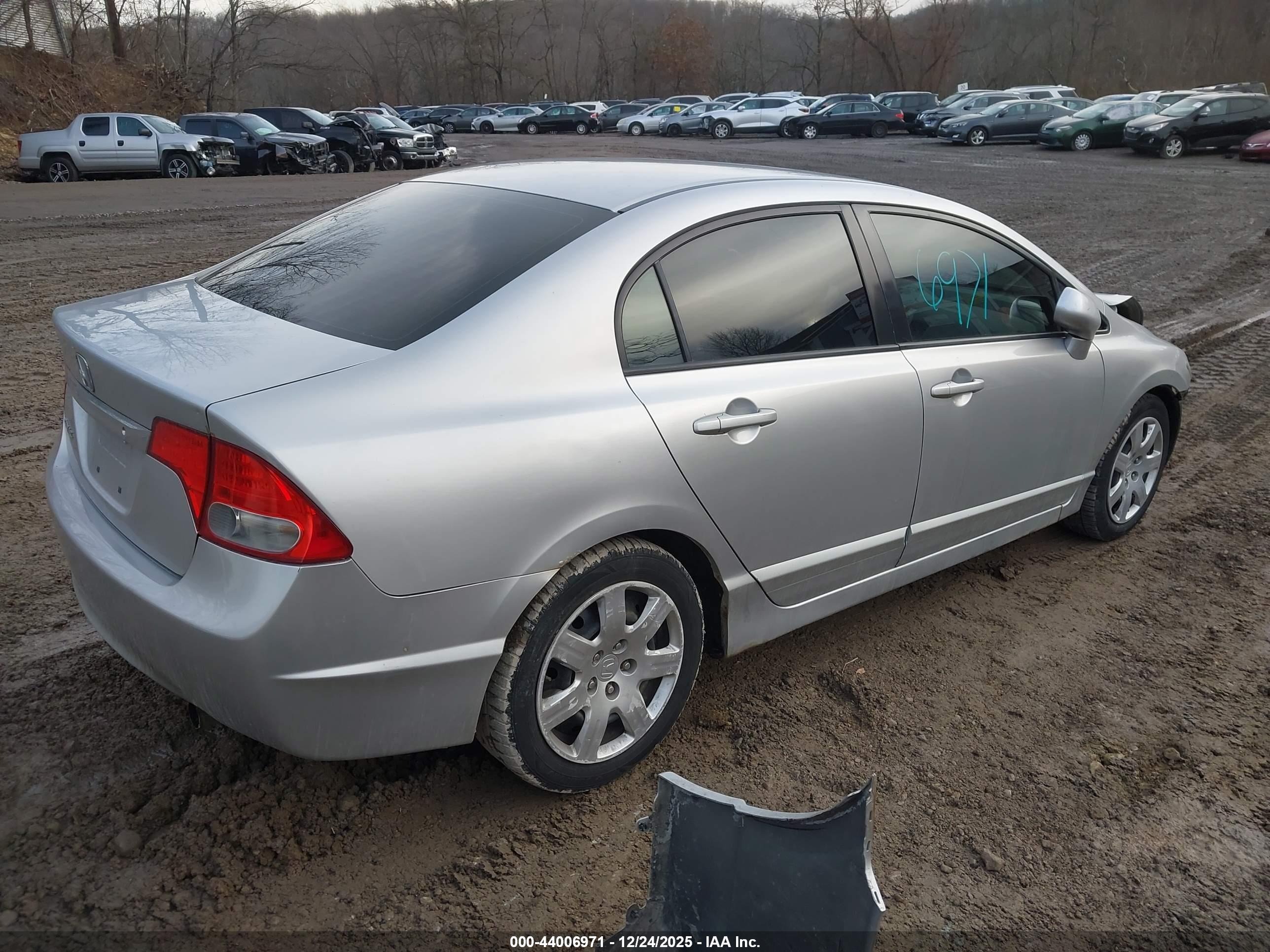 HONDA CIVIC image 4