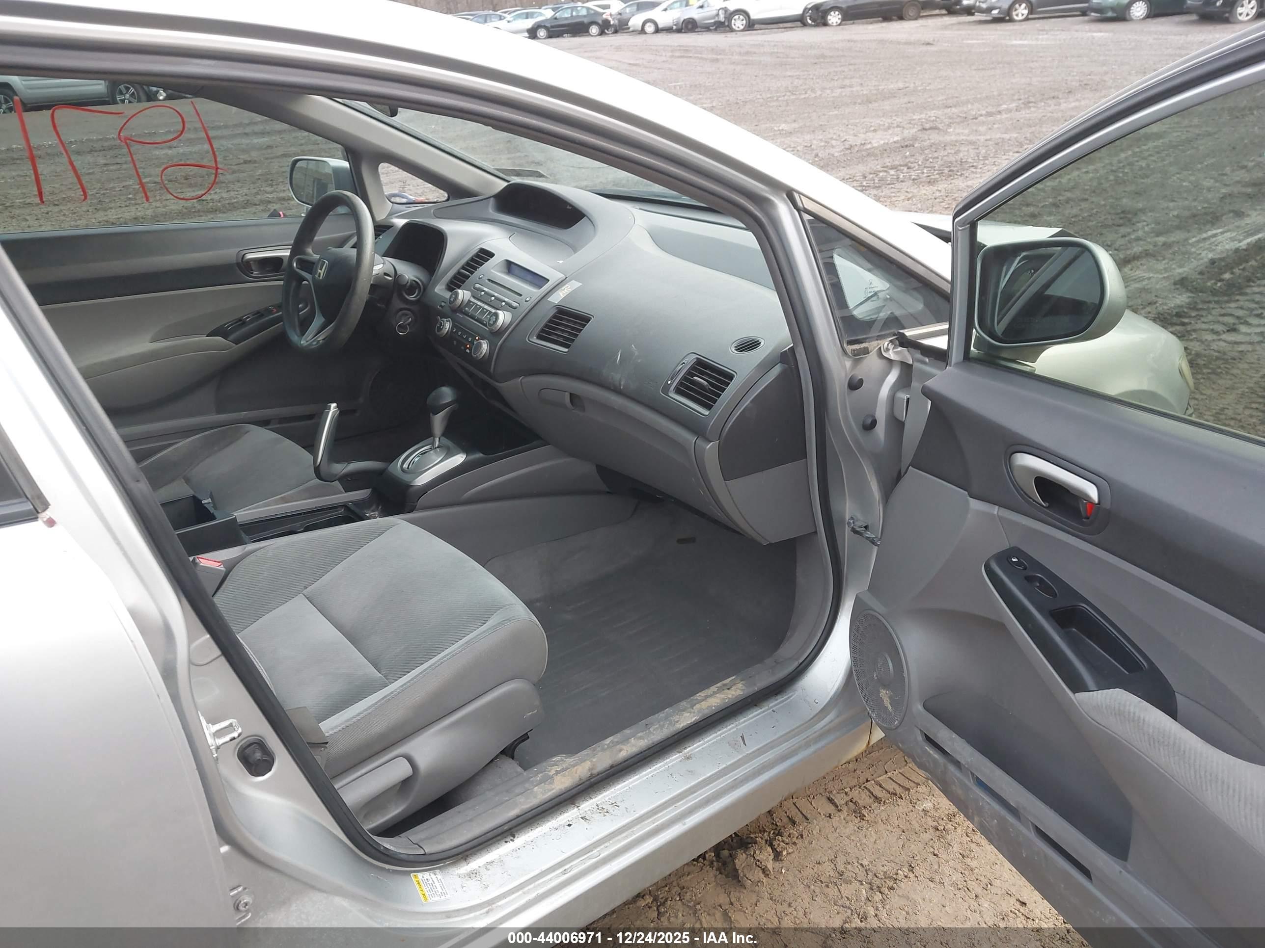 HONDA CIVIC image 5
