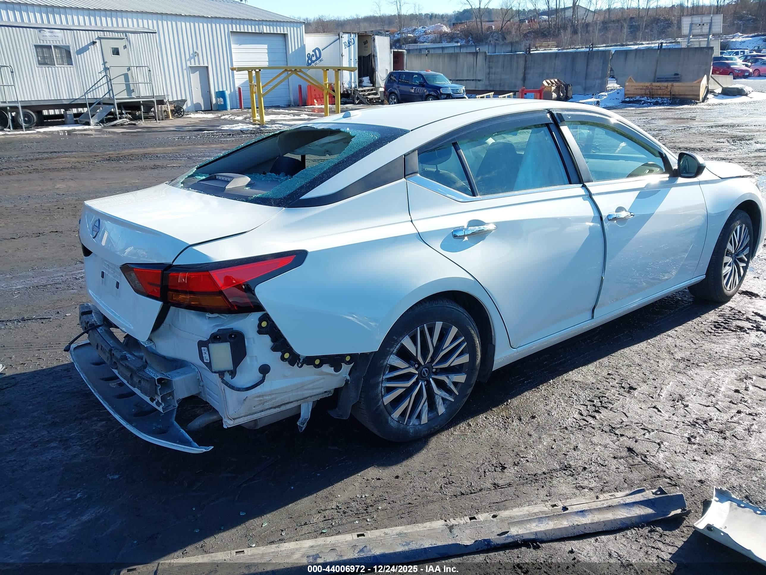 NISSAN ALTIMA image 4