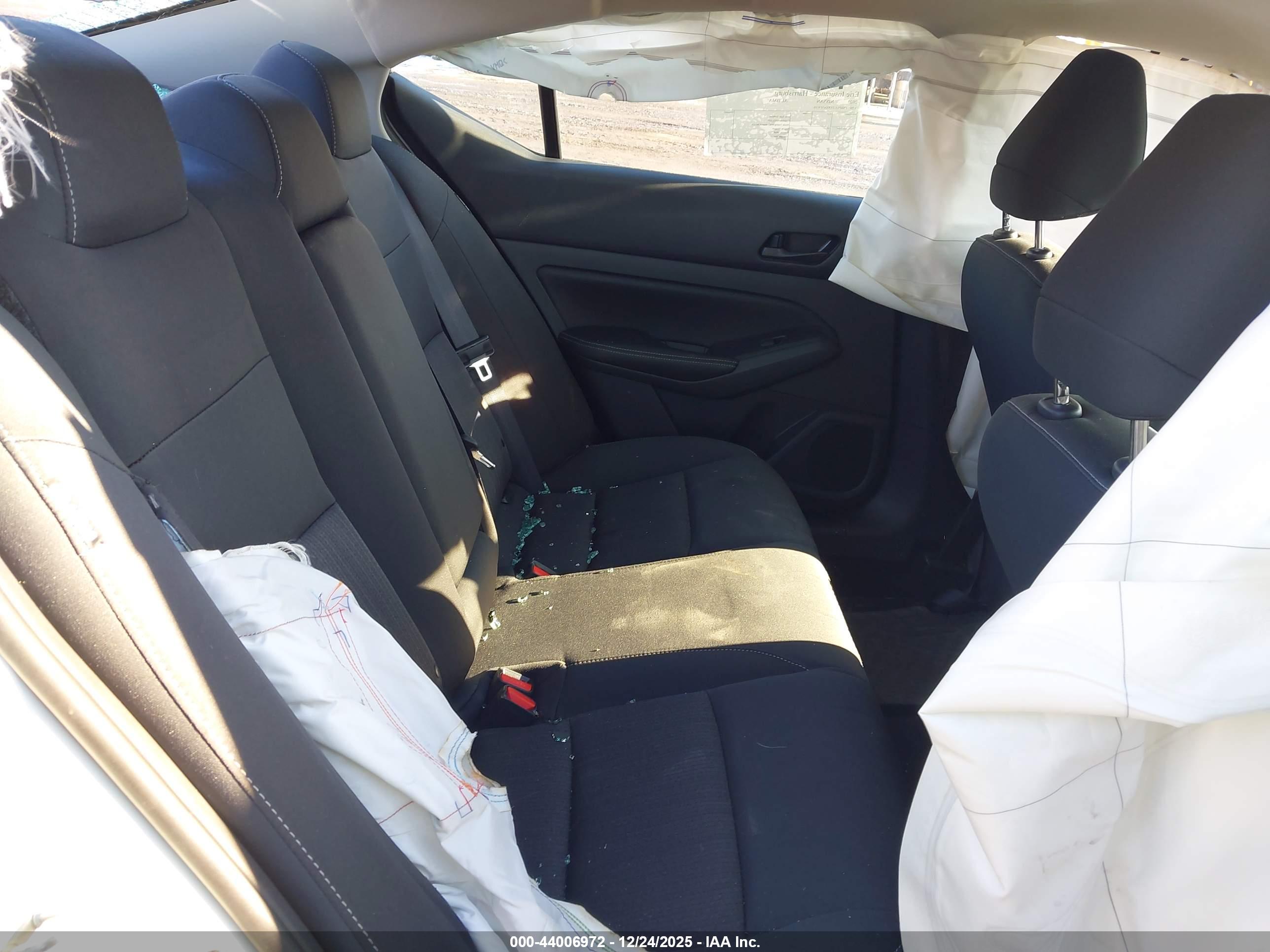 NISSAN ALTIMA image 8