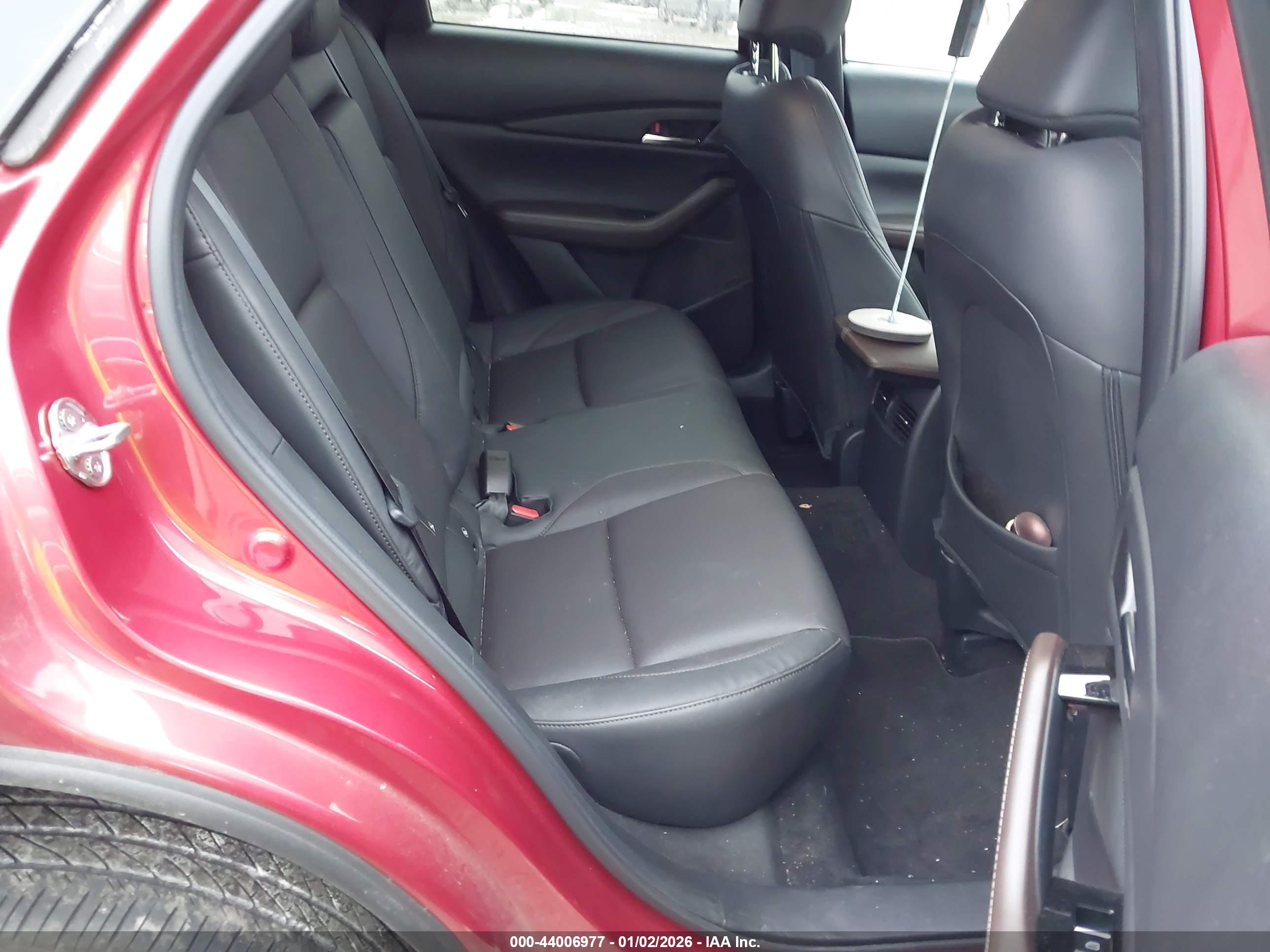 MAZDA CX-30 image 8