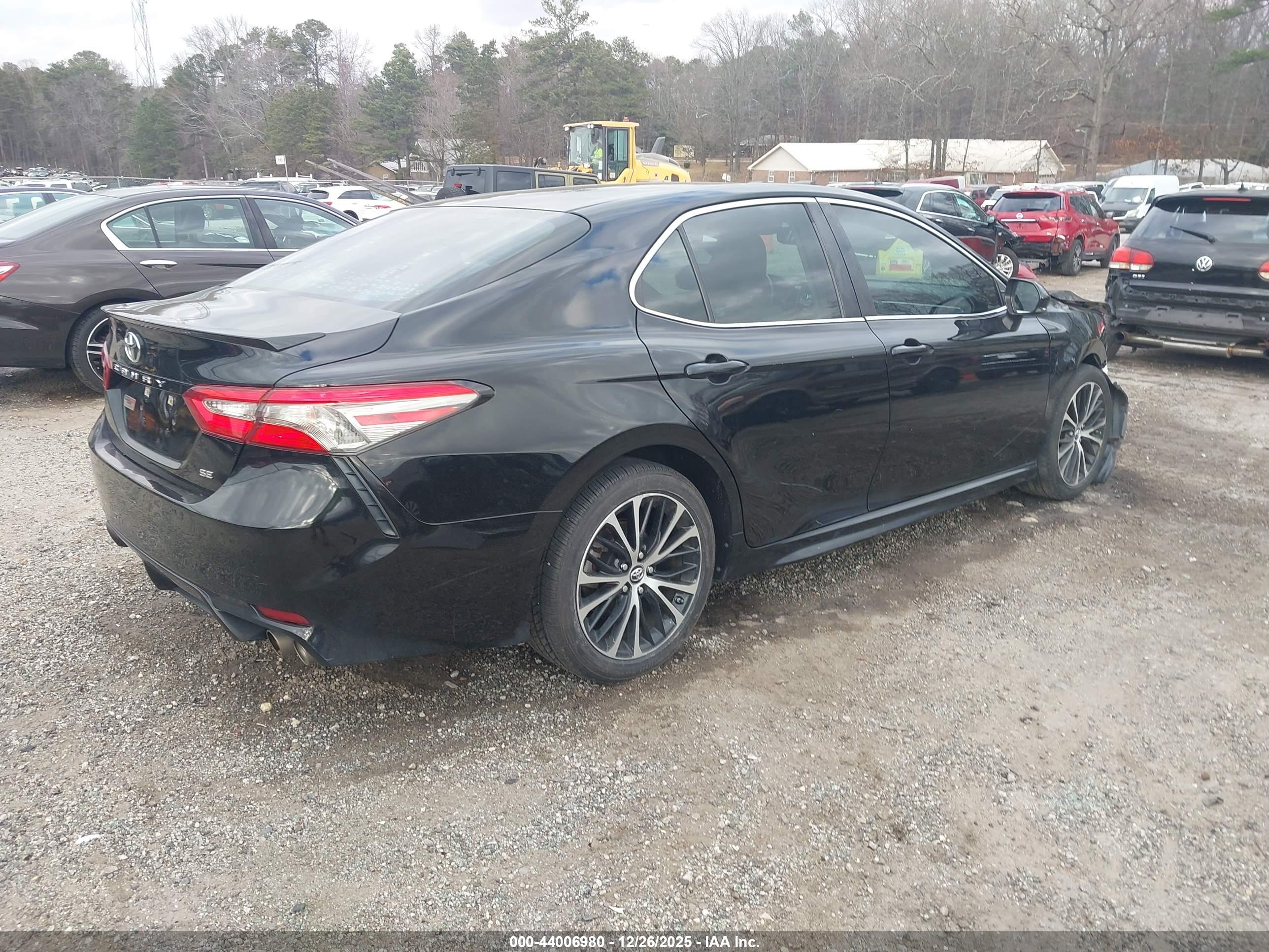 TOYOTA CAMRY image 4