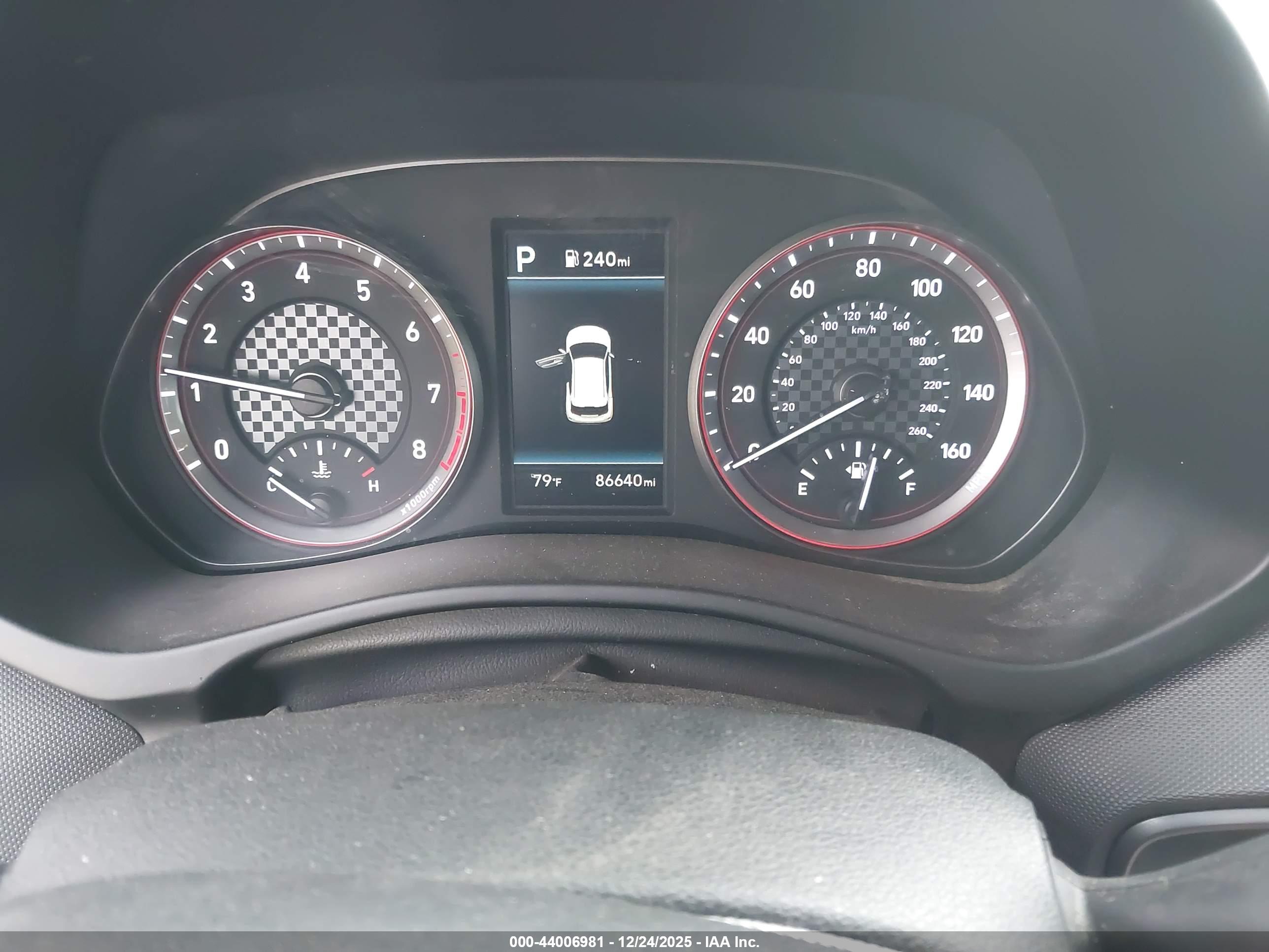 HYUNDAI VELOSTER image 7