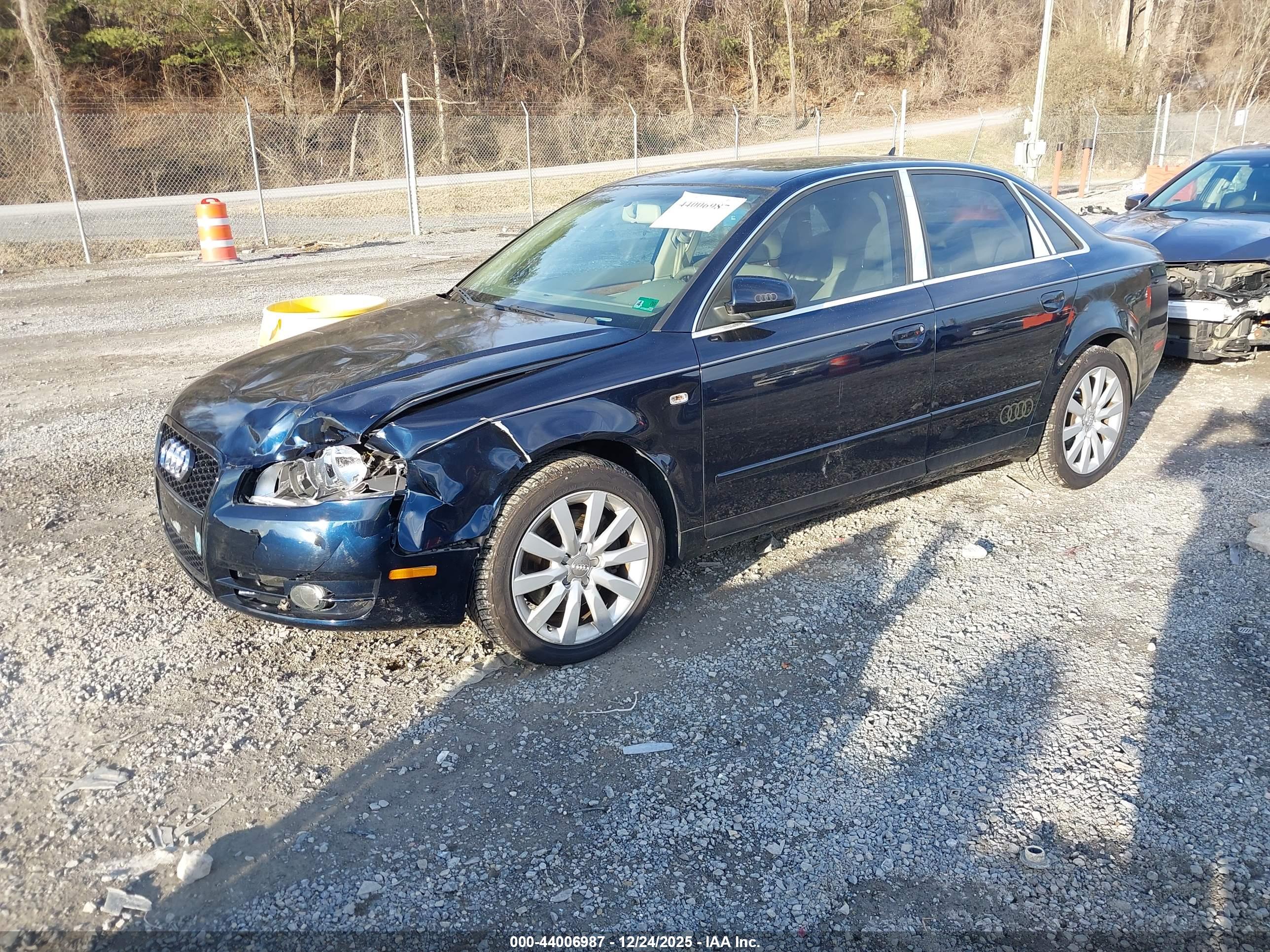 AUDI A4 image 2
