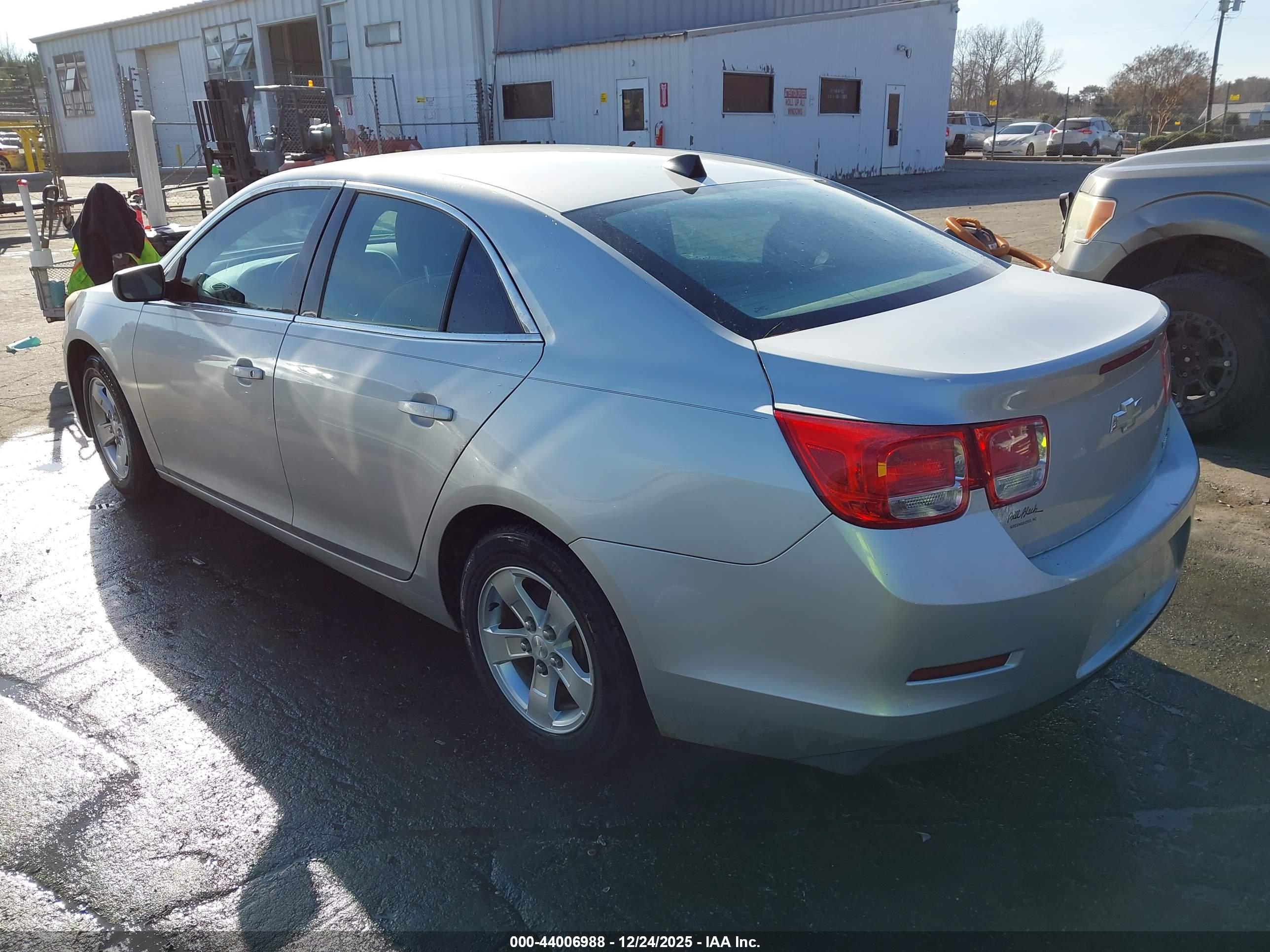 CHEVROLET MALIBU image 3