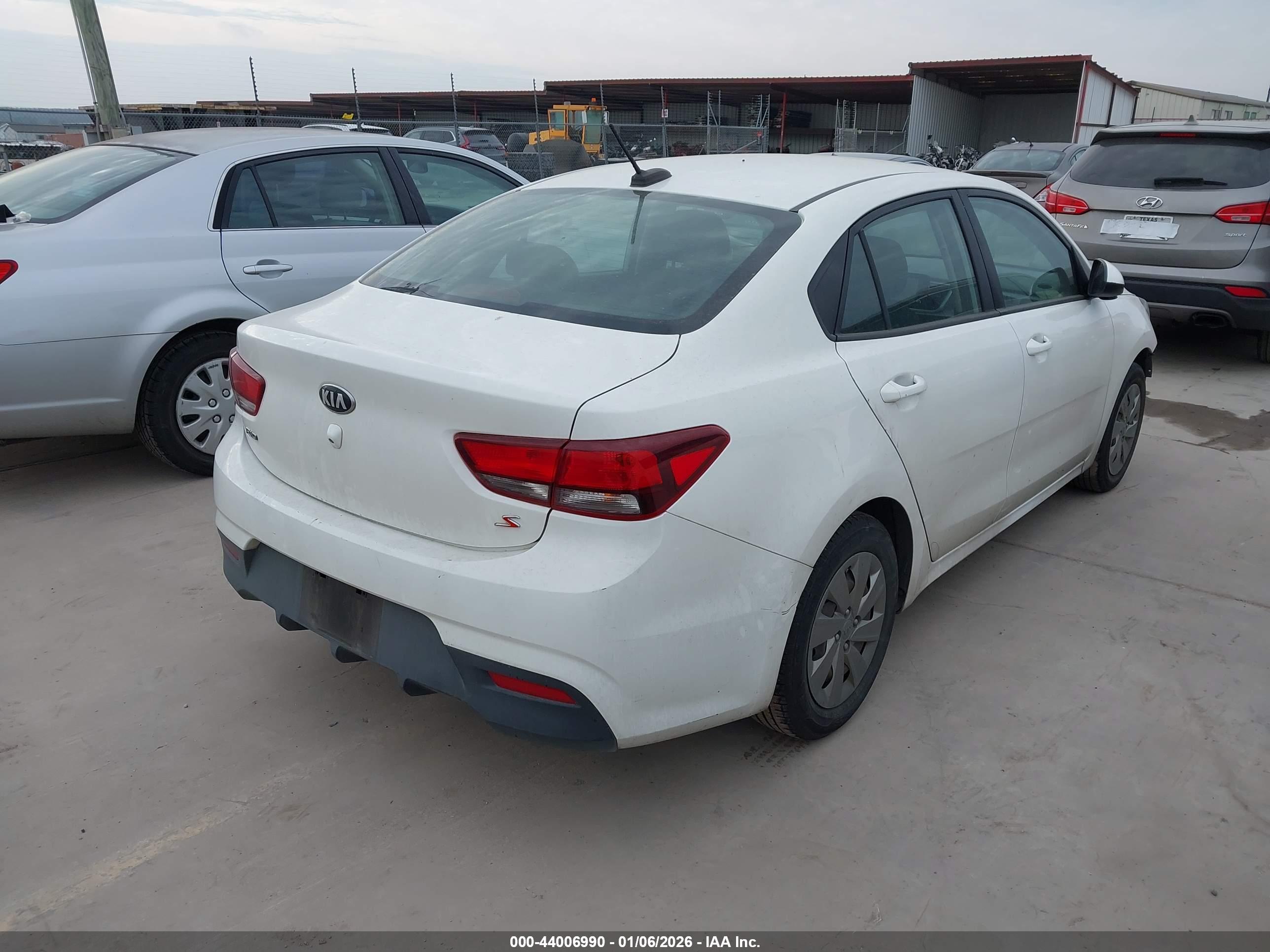 KIA RIO image 4