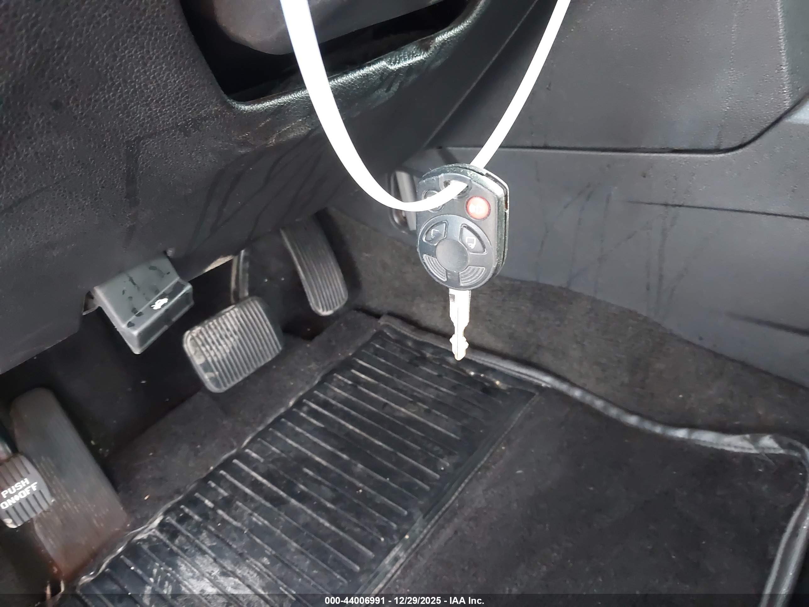 FORD EXPLORER image 11