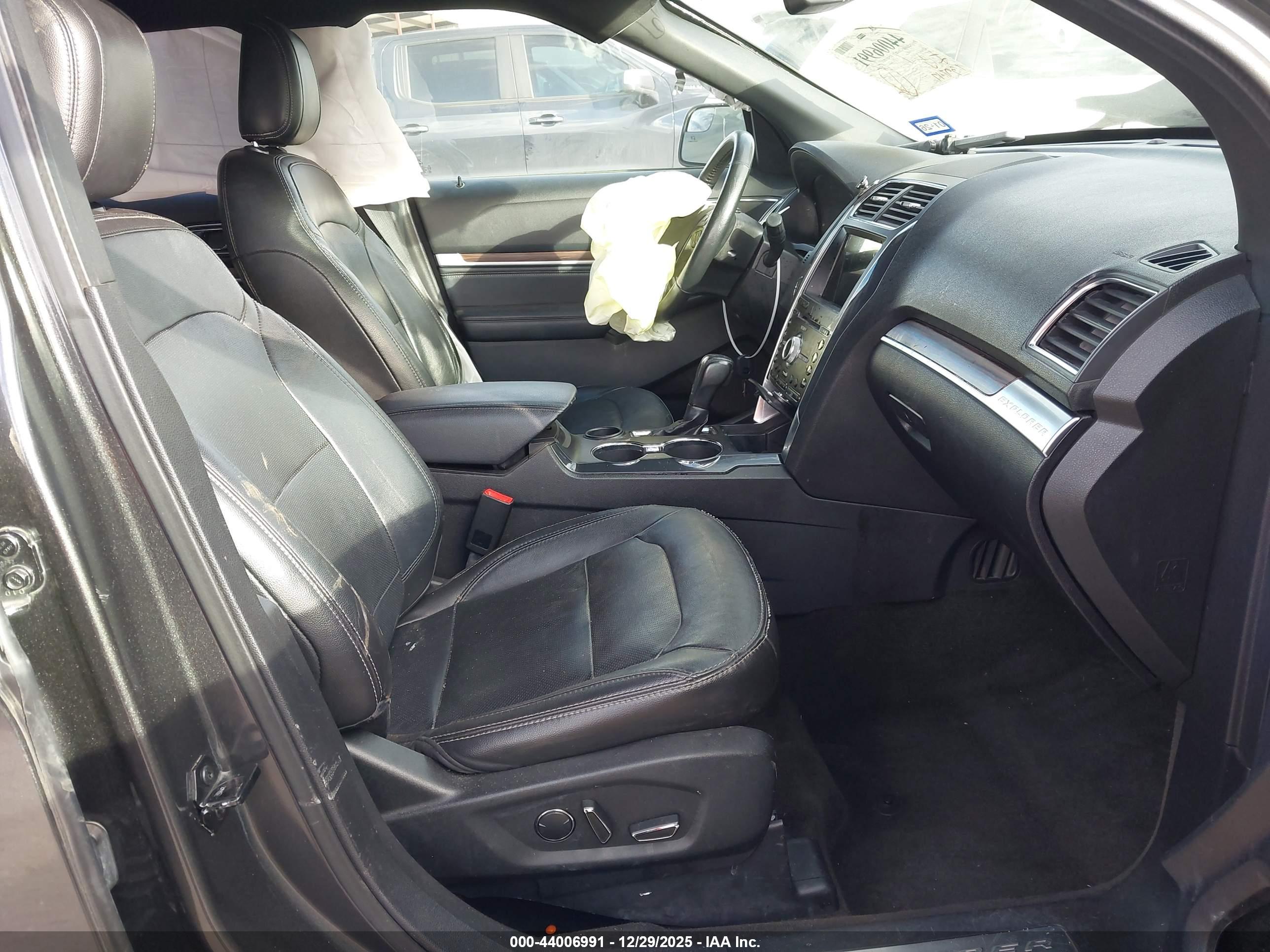 FORD EXPLORER image 5