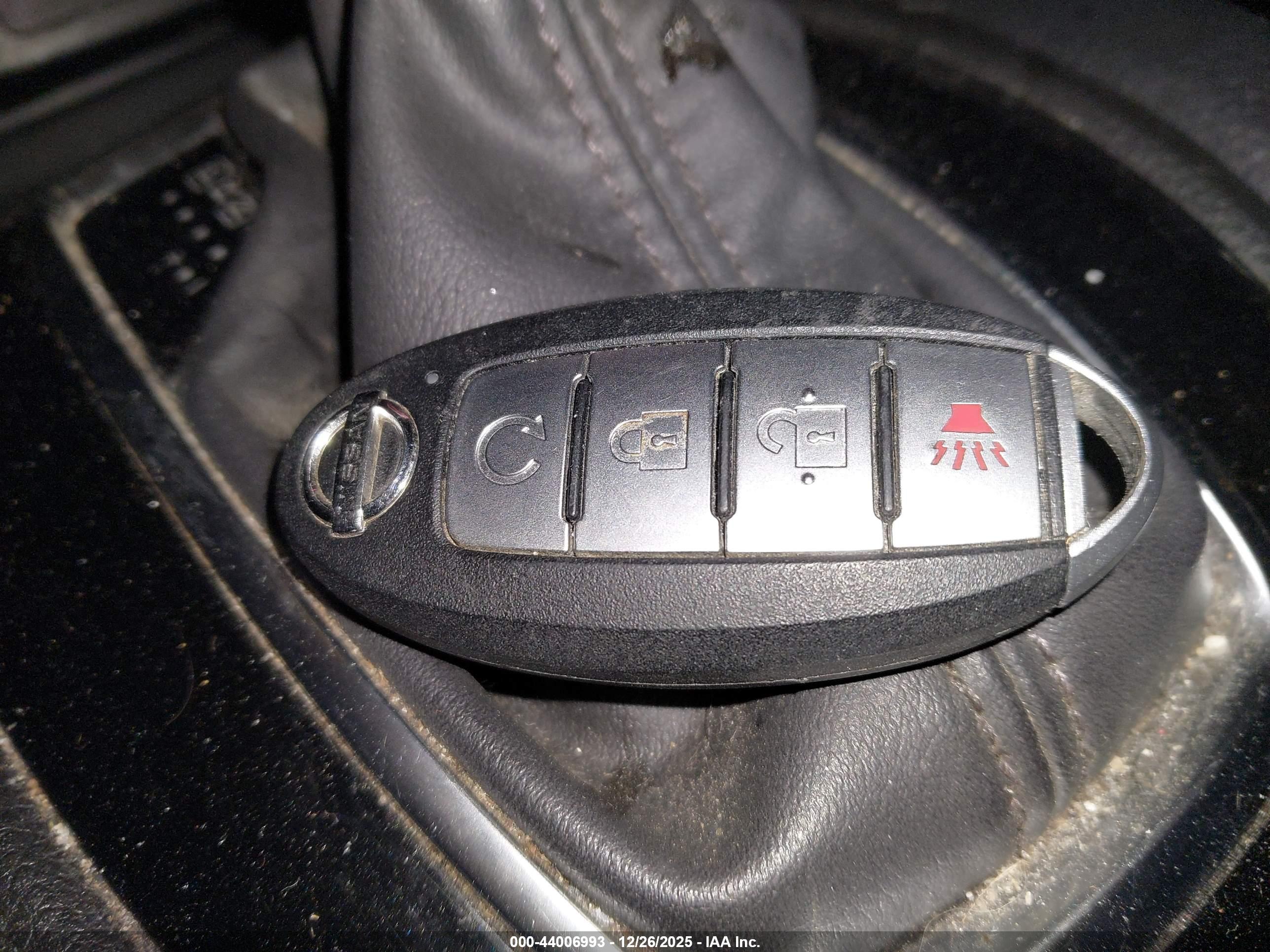 NISSAN ROGUE image 11