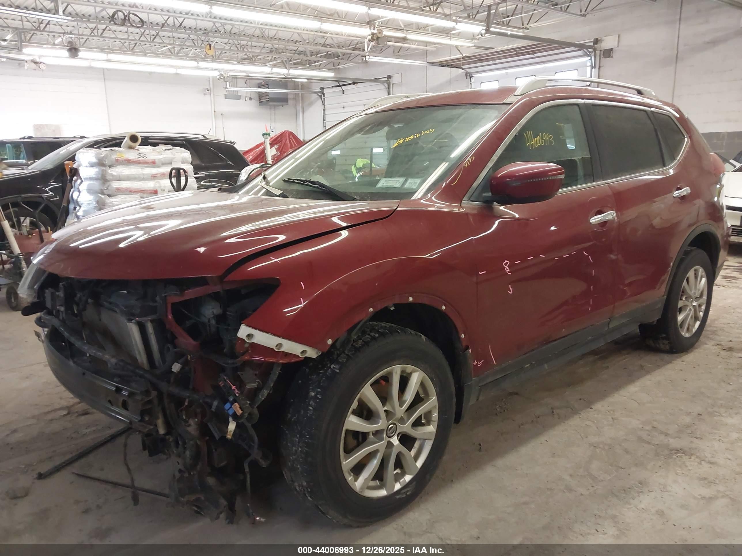 NISSAN ROGUE image 2