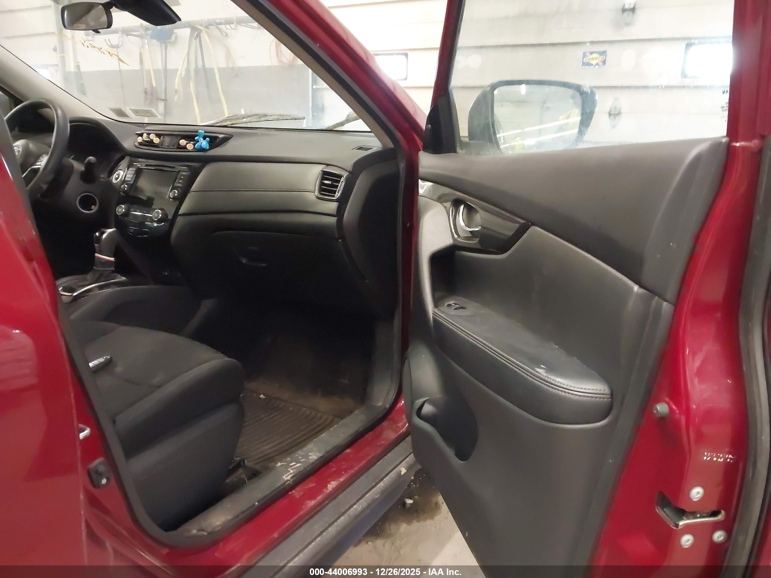 NISSAN ROGUE image 5
