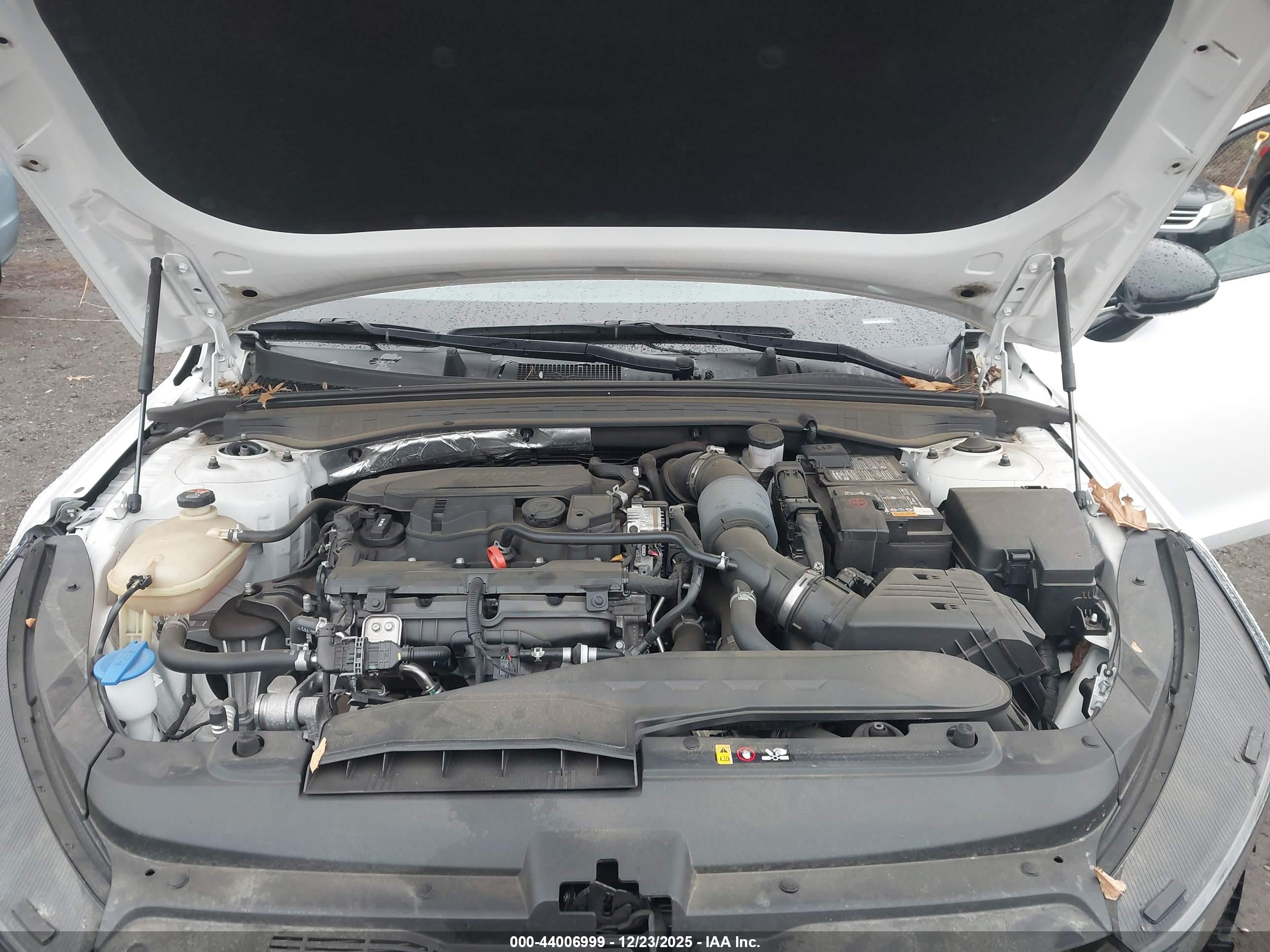 KIA K5 image 10