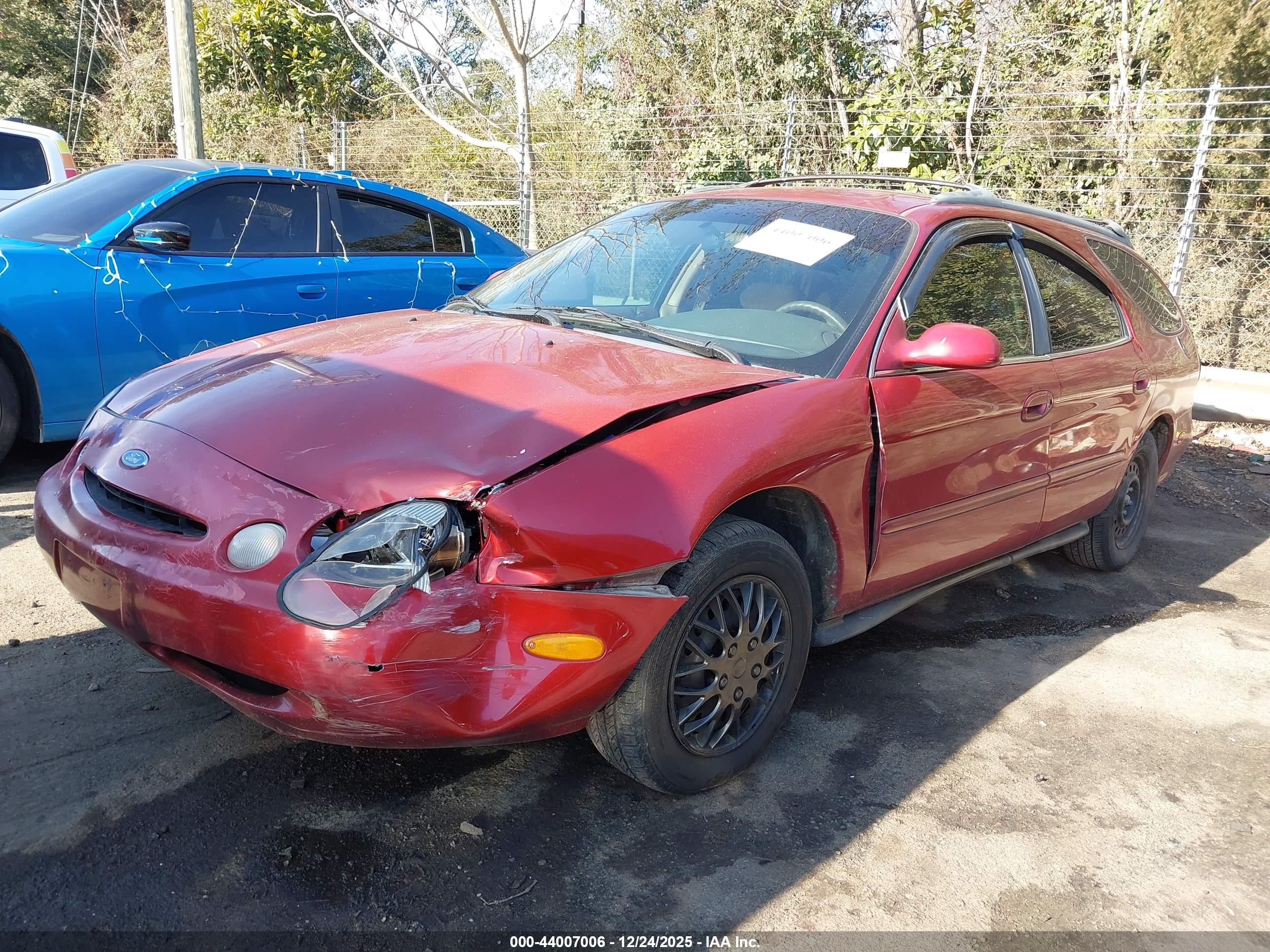 FORD TAURUS image 2