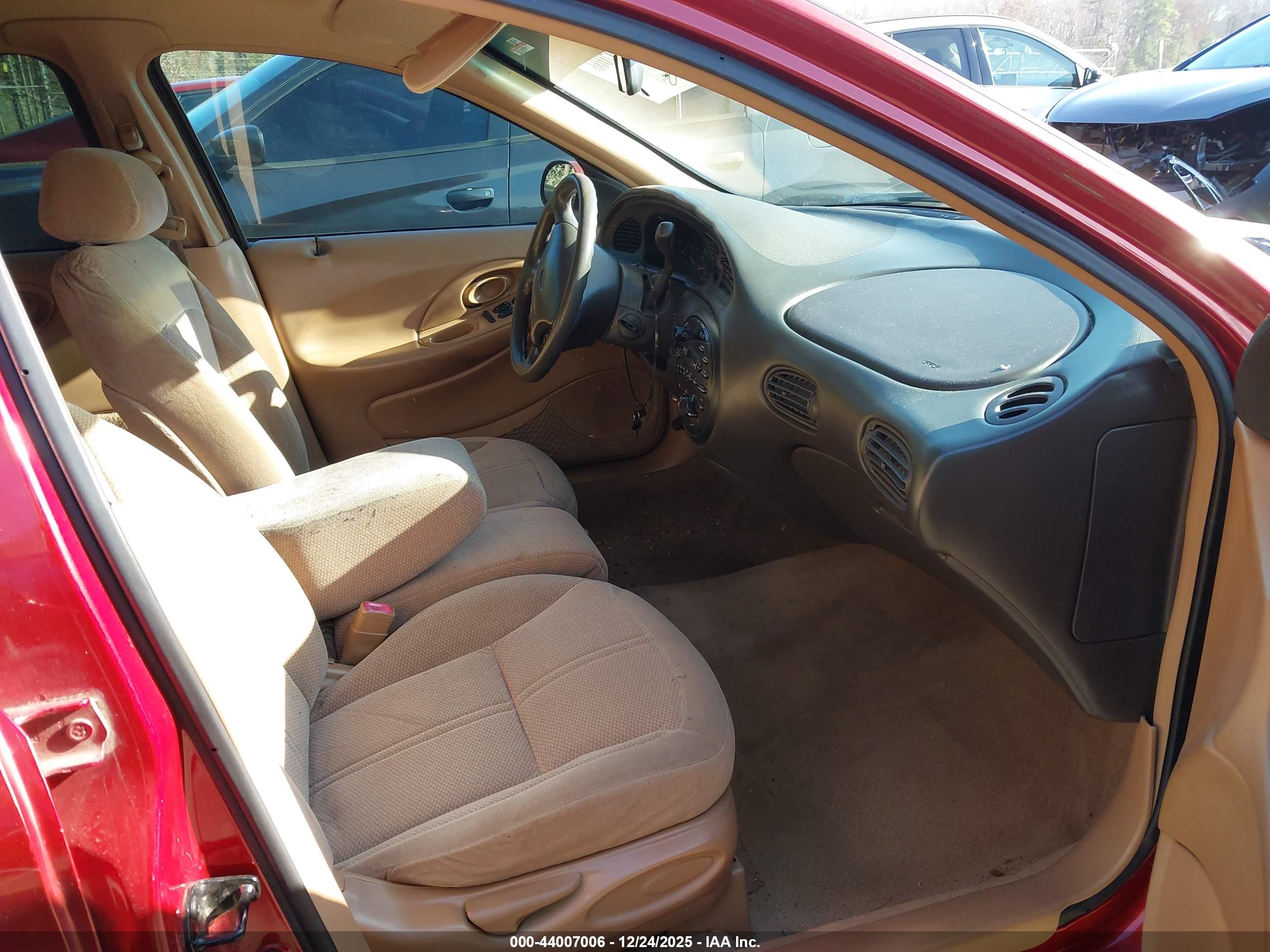 FORD TAURUS image 5