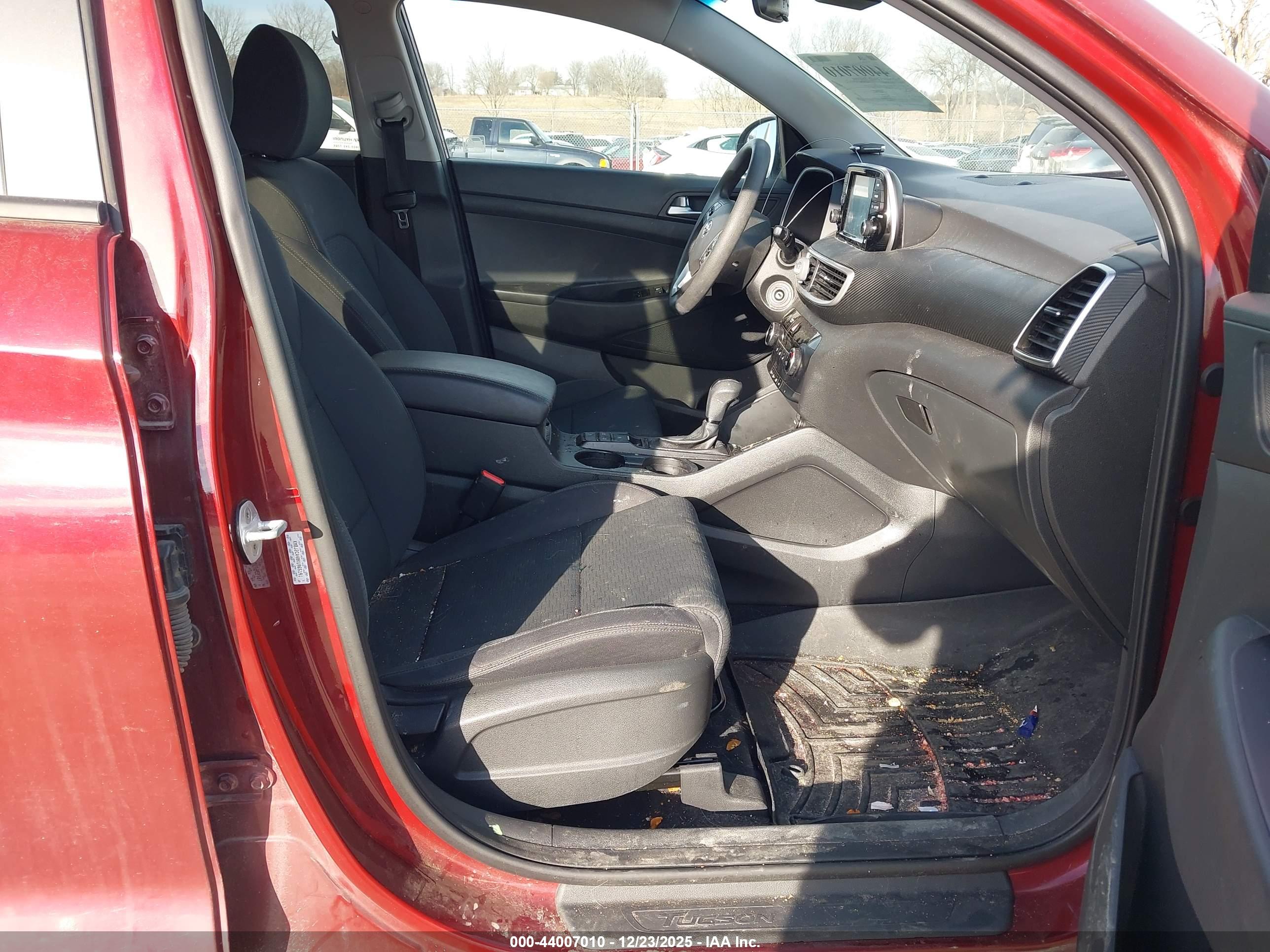 HYUNDAI TUCSON image 5