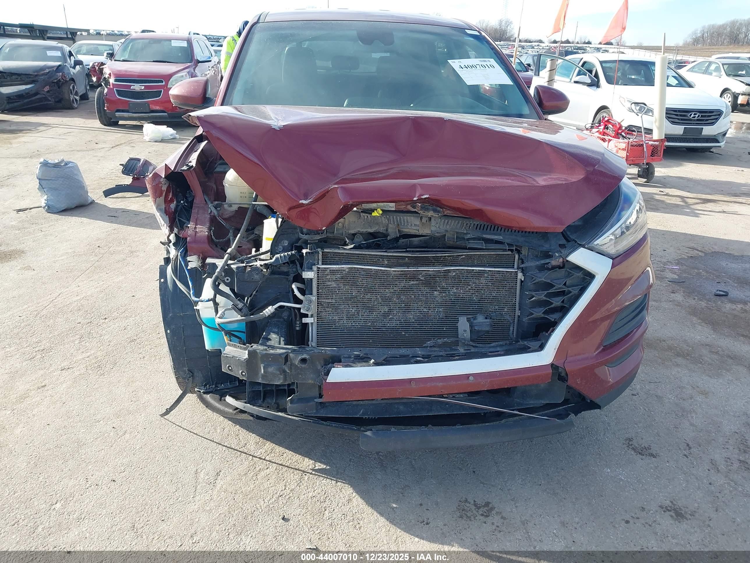 HYUNDAI TUCSON image 6