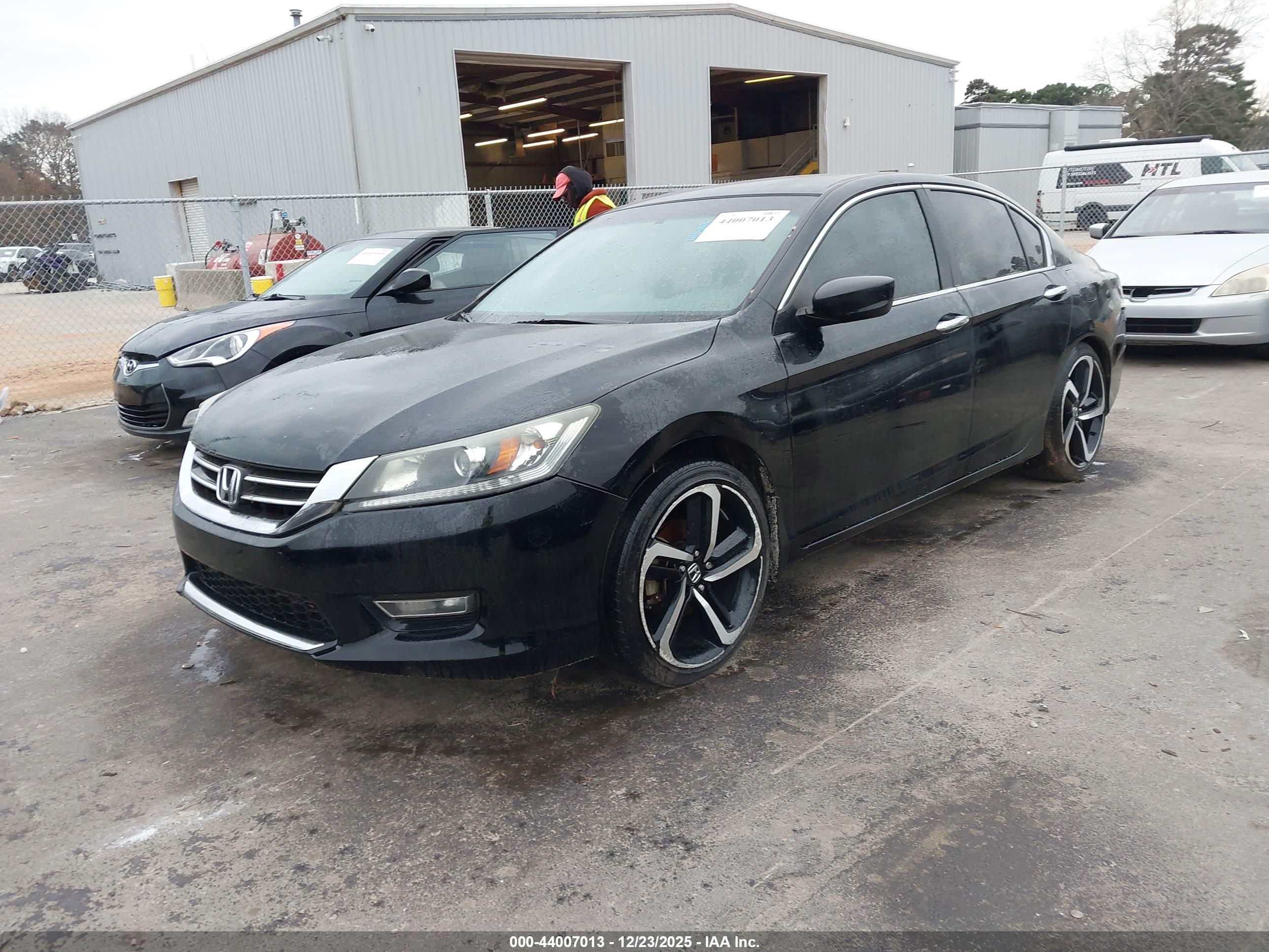 HONDA ACCORD image 2