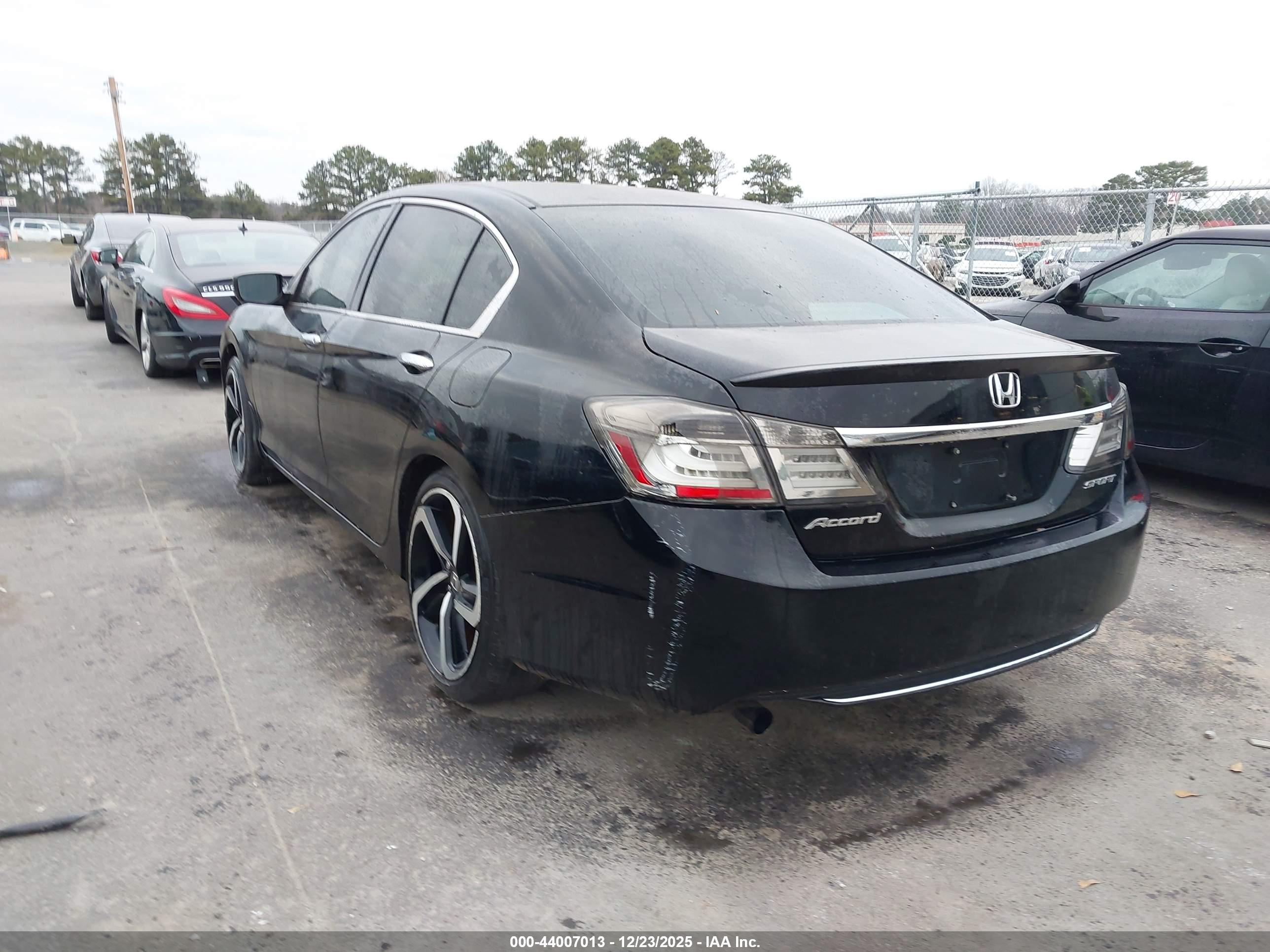 HONDA ACCORD image 3