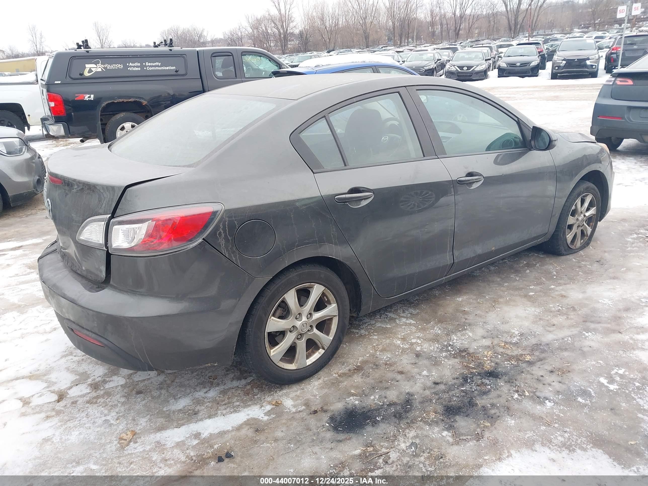 MAZDA MAZDA3 image 4