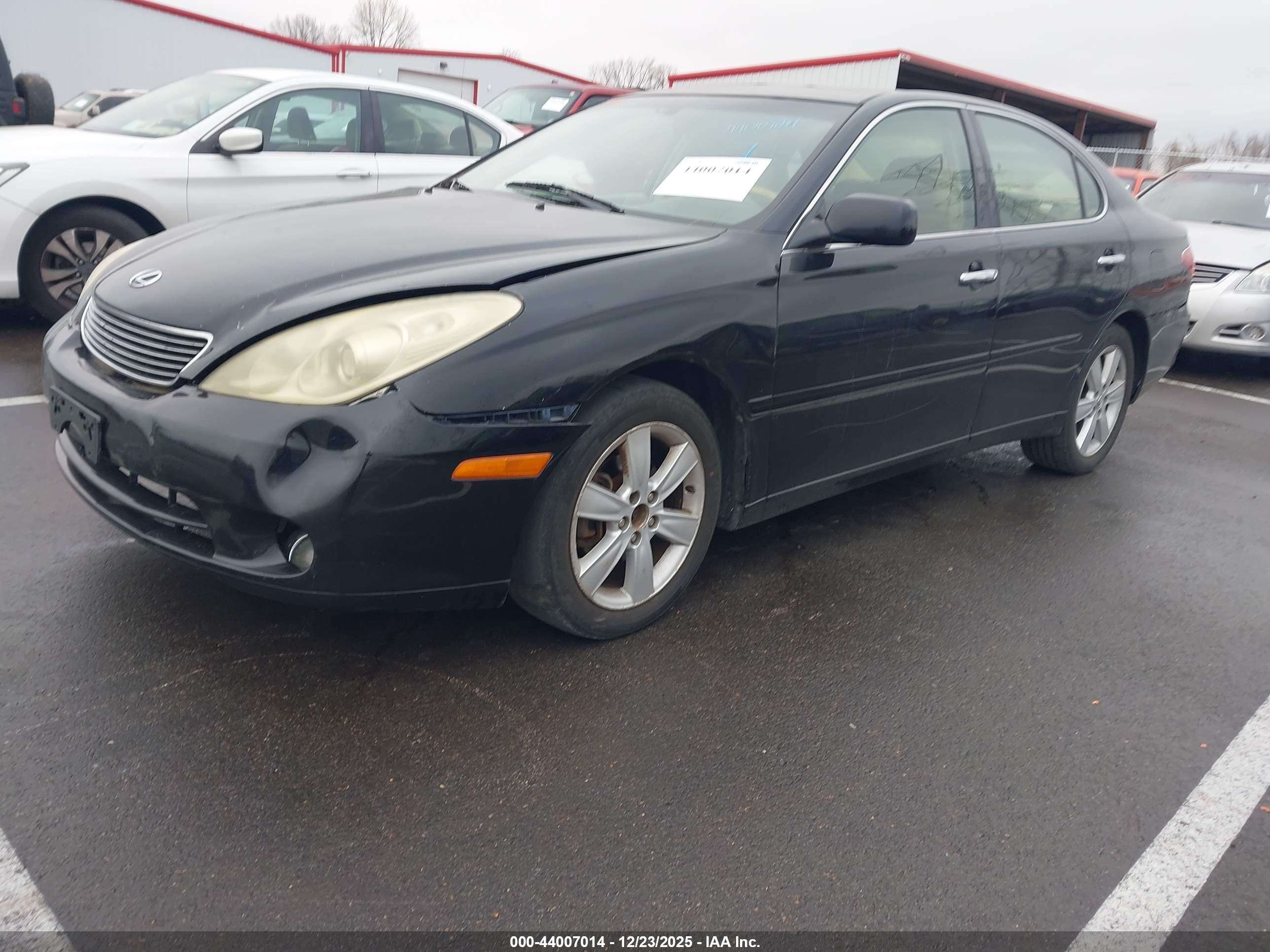 LEXUS ES image 2