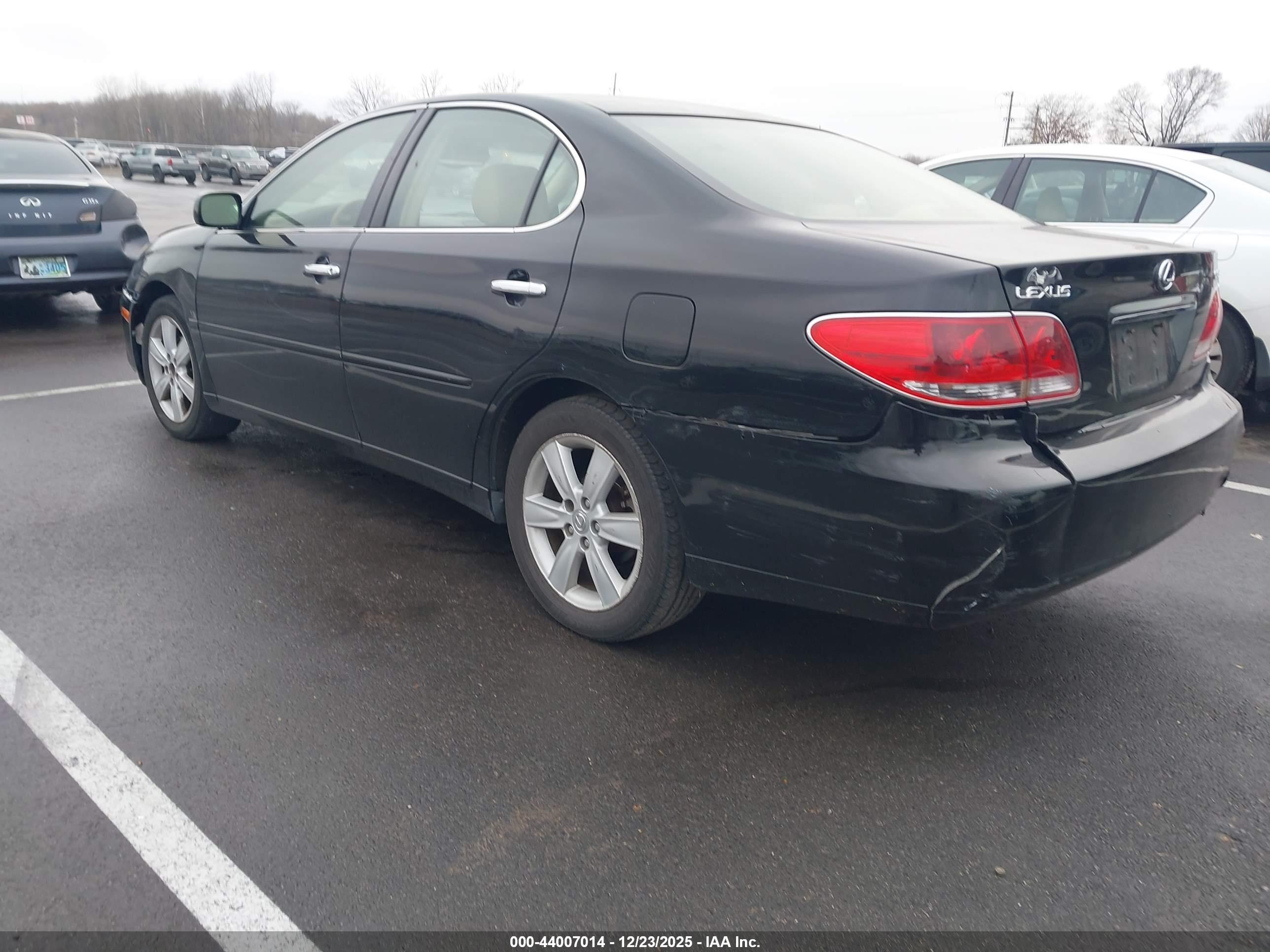 LEXUS ES image 3