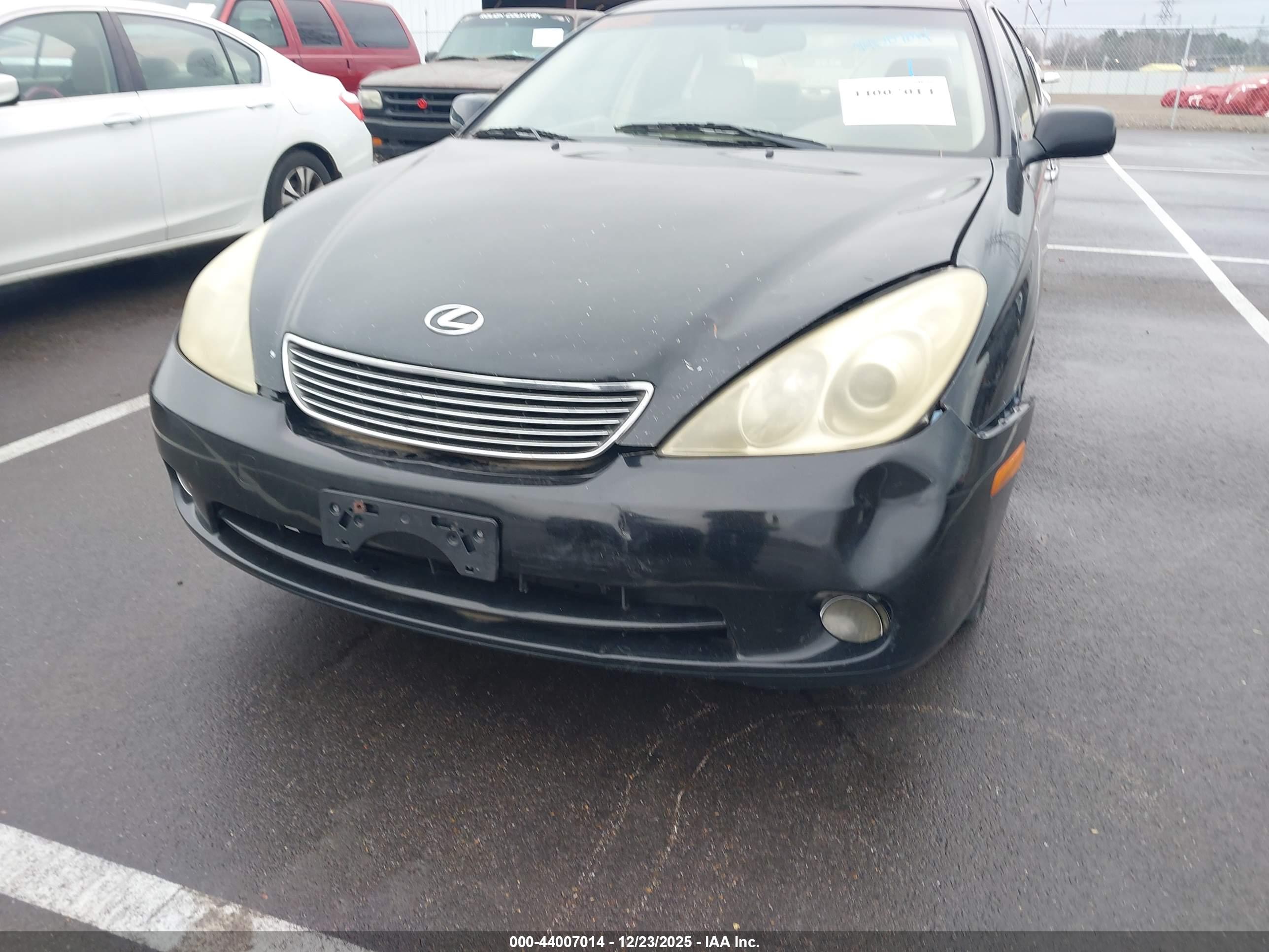 LEXUS ES image 6