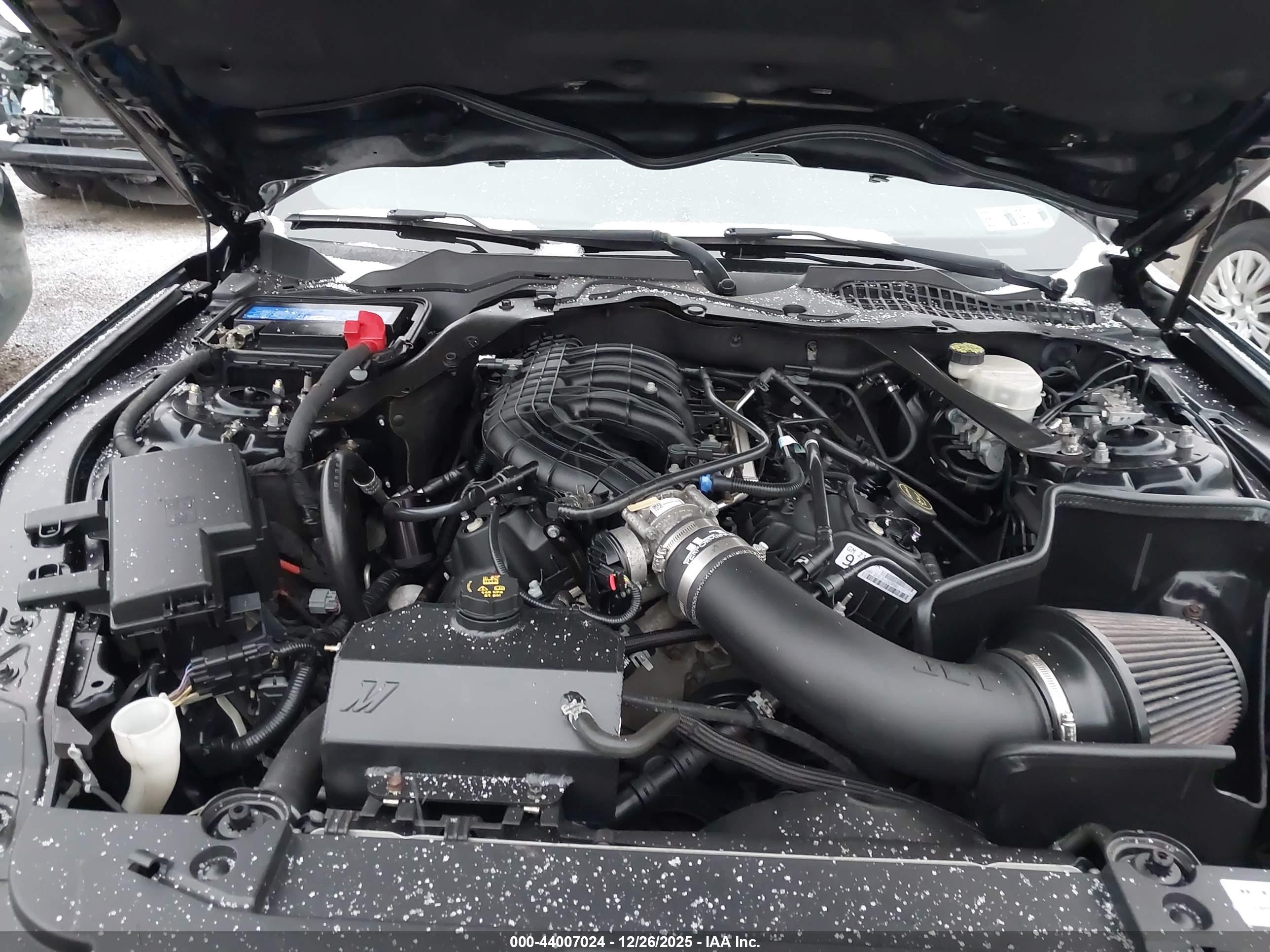 FORD MUSTANG image 10
