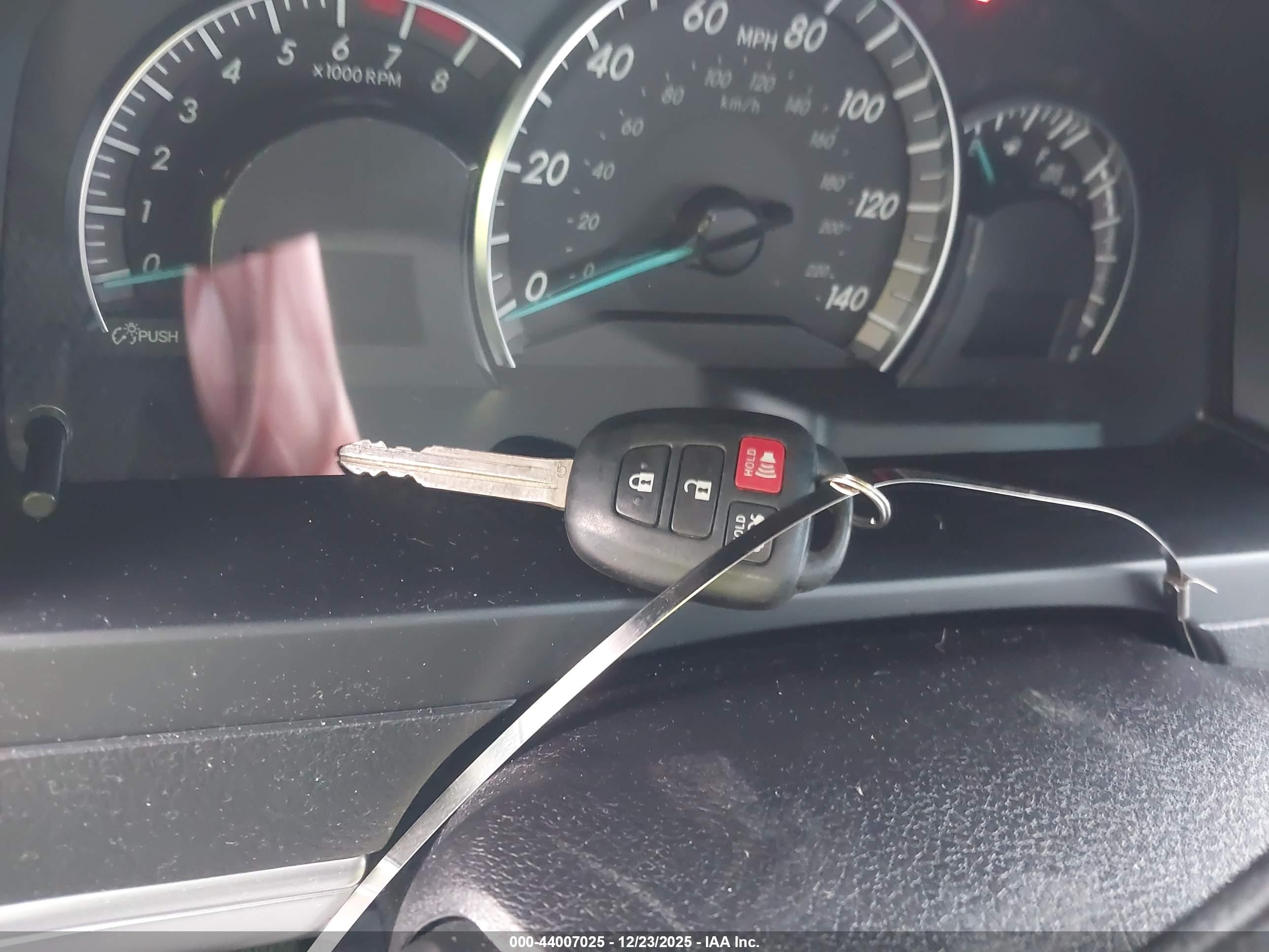 TOYOTA CAMRY image 11