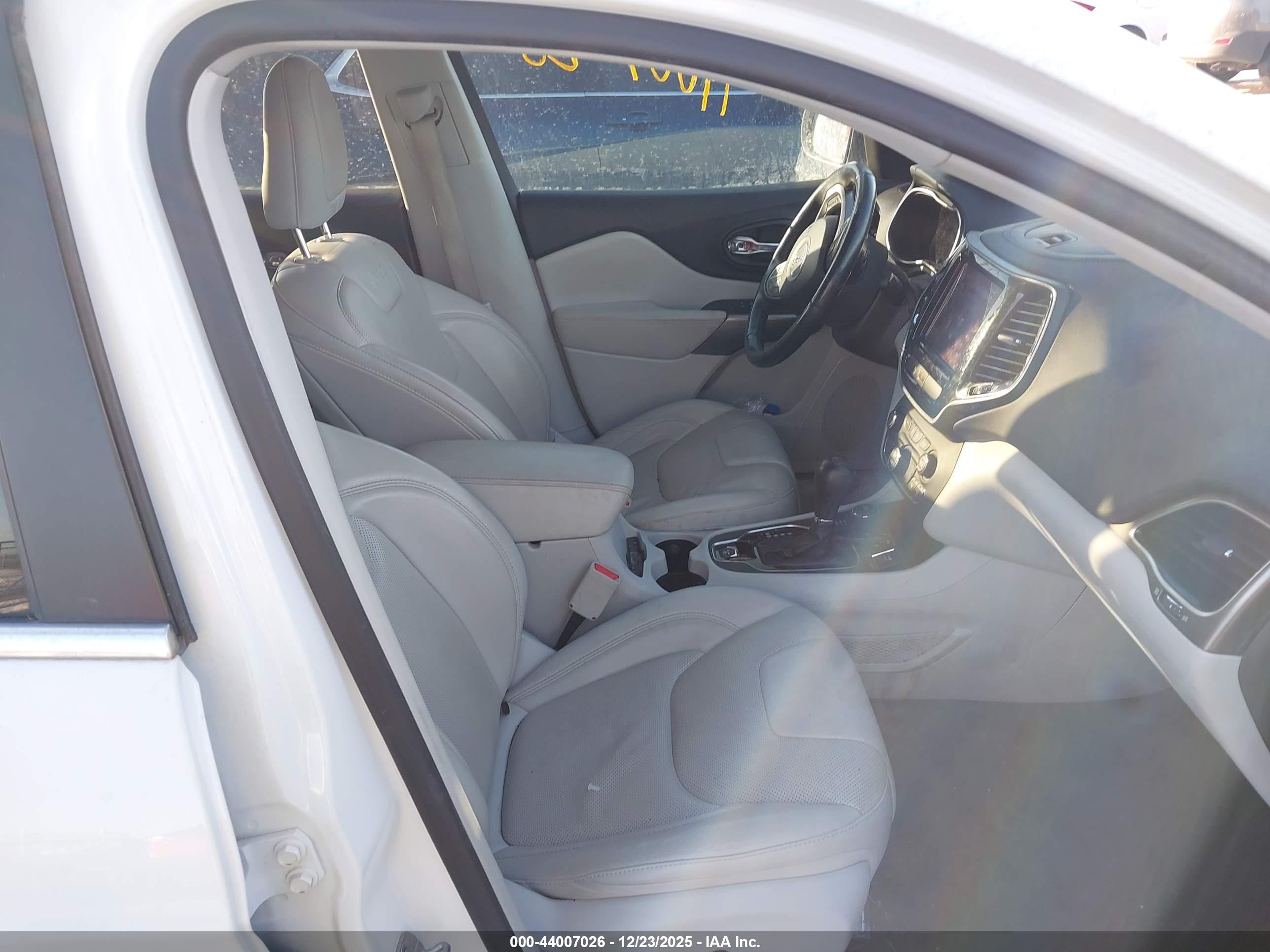 JEEP CHEROKEE image 5