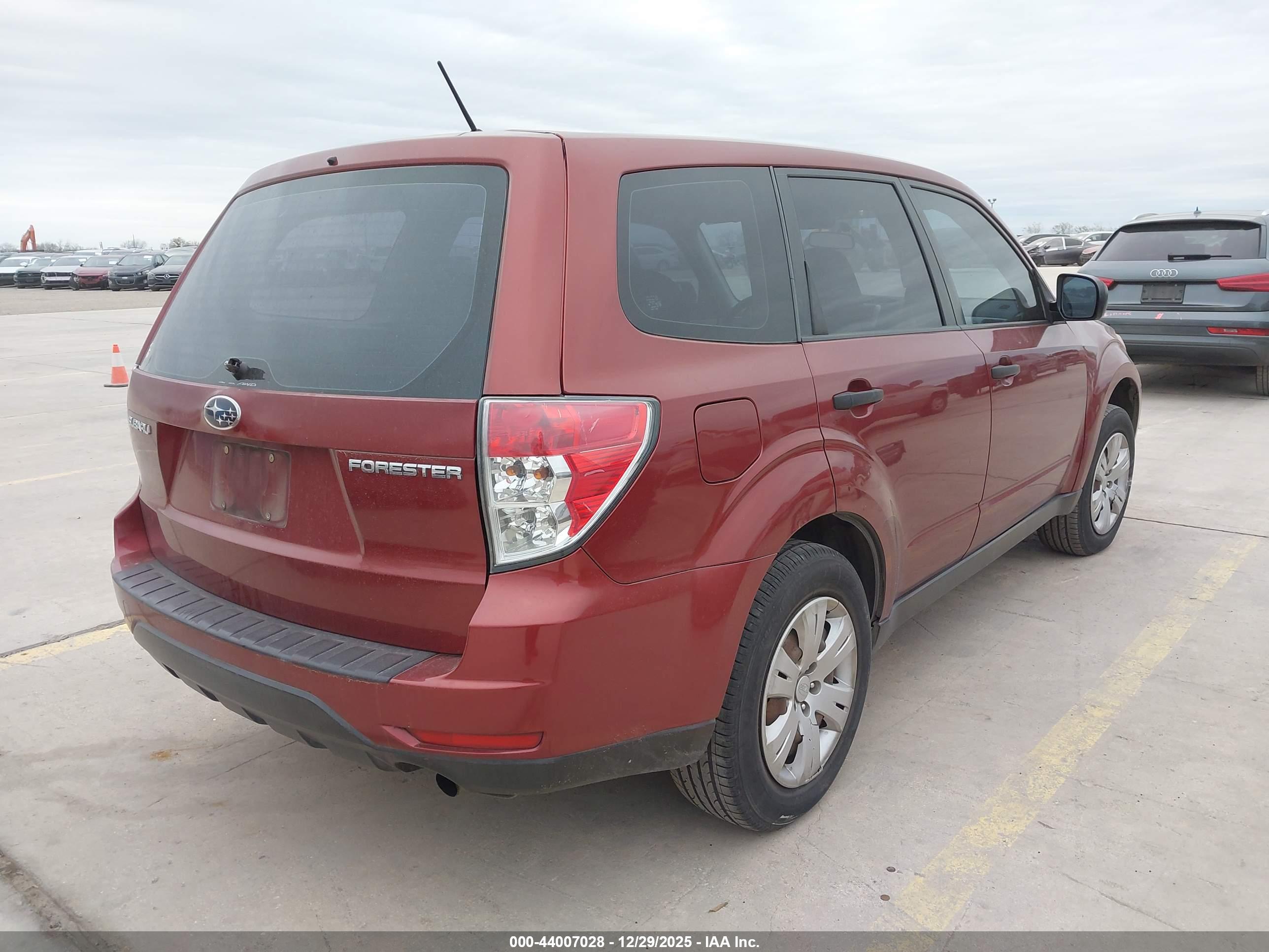 SUBARU FORESTER image 4