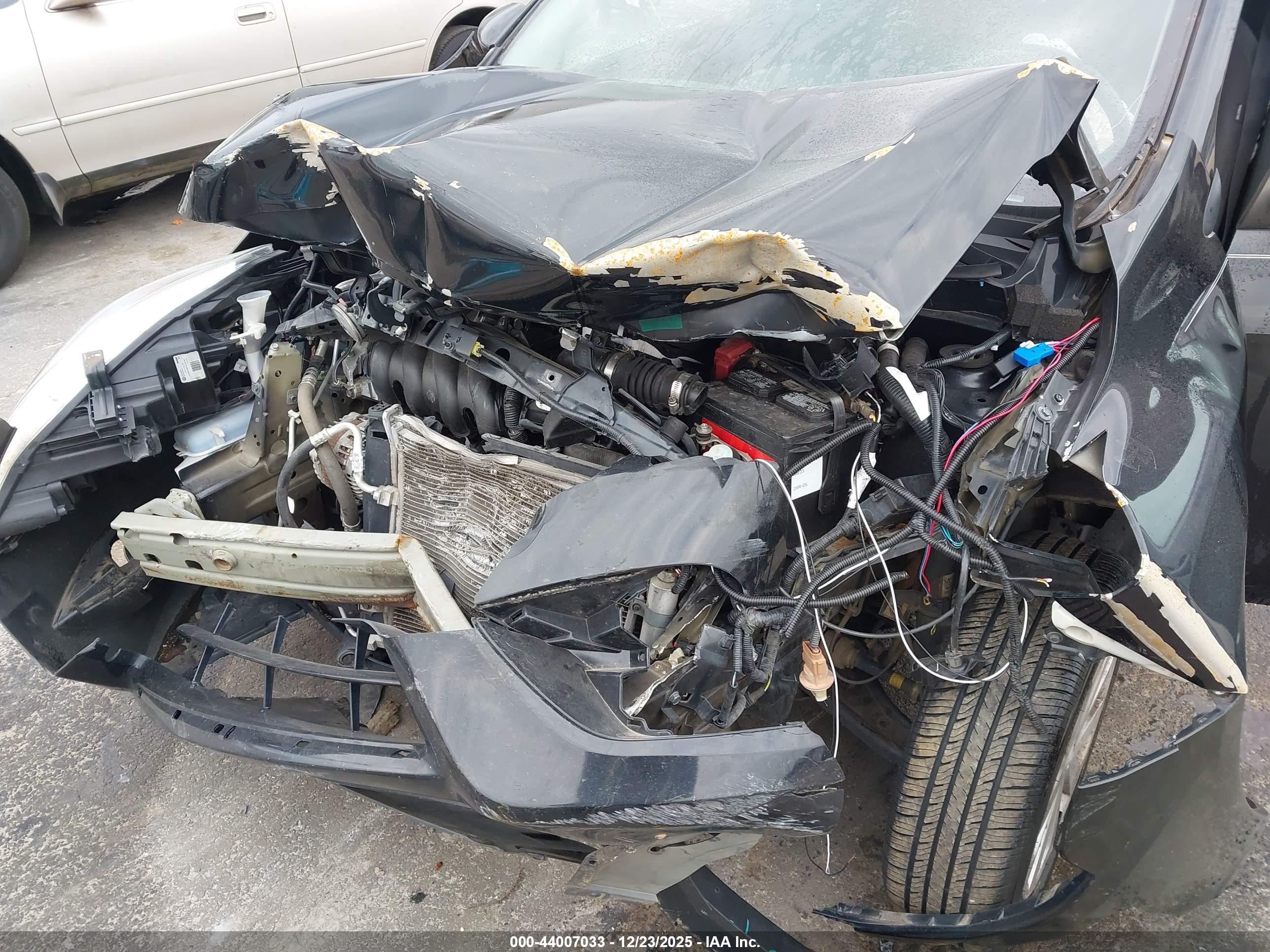 NISSAN VERSA image 6