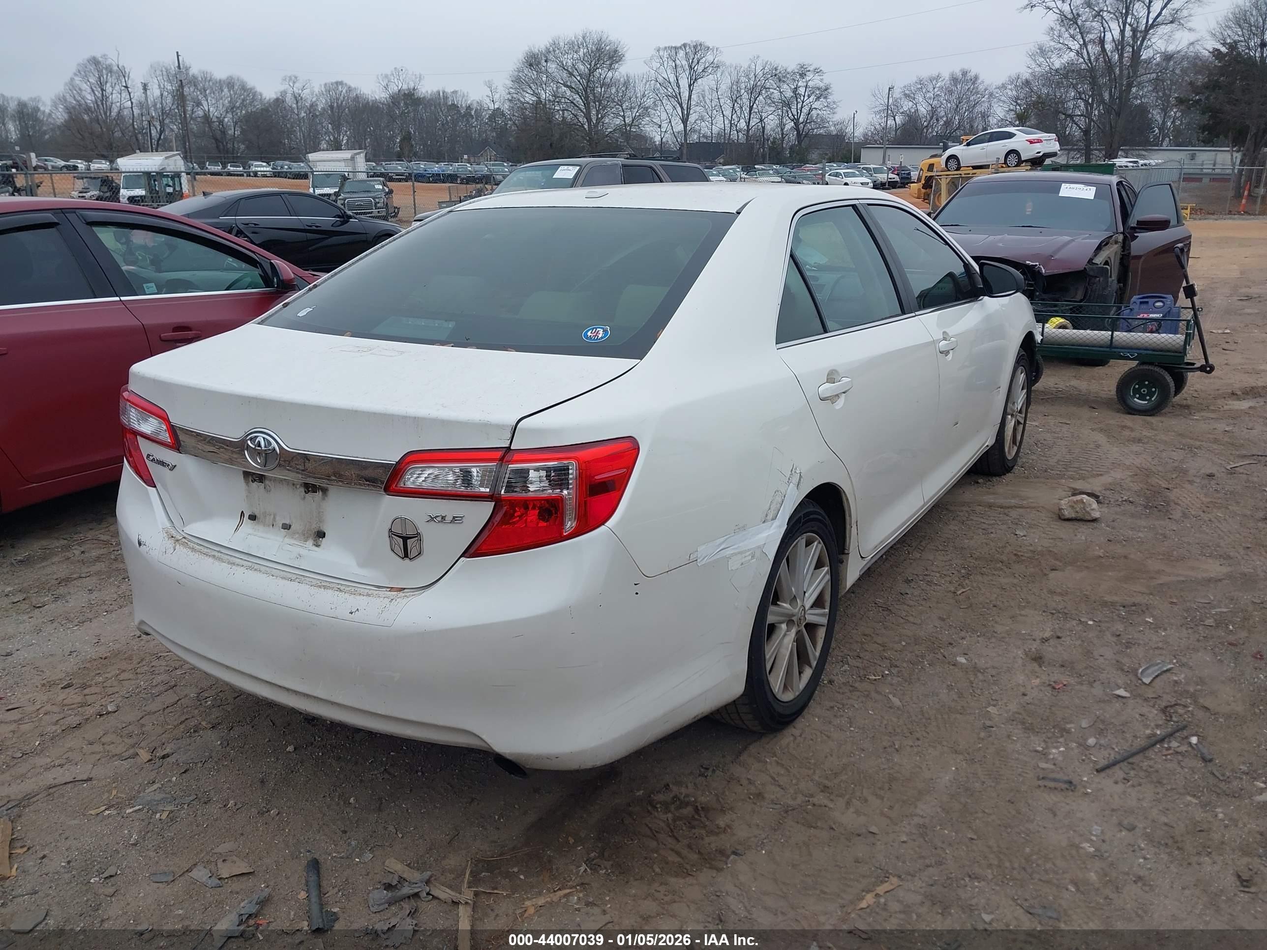 TOYOTA CAMRY image 4