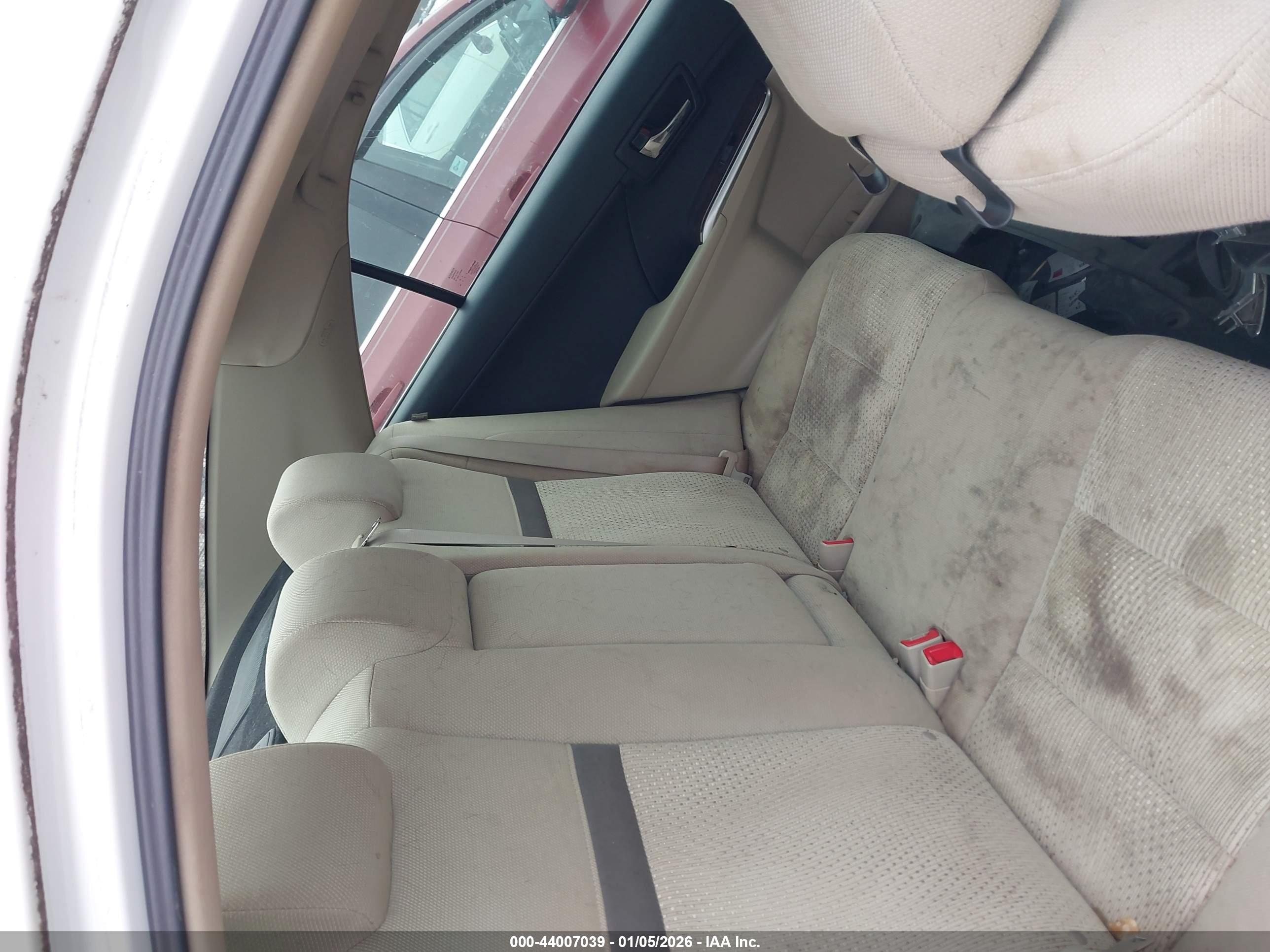 TOYOTA CAMRY image 8