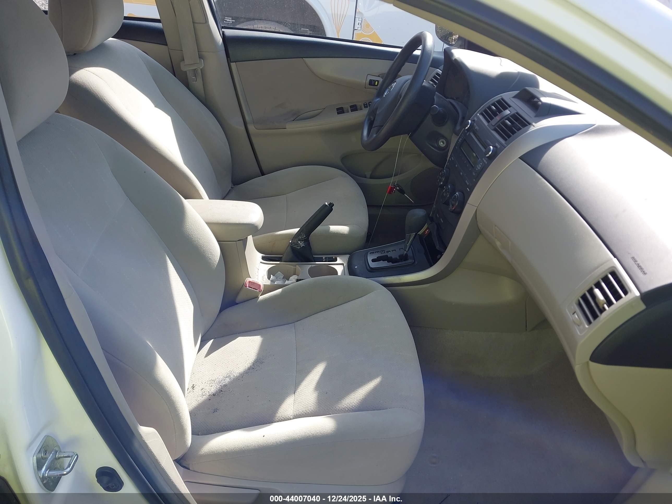 TOYOTA COROLLA image 5