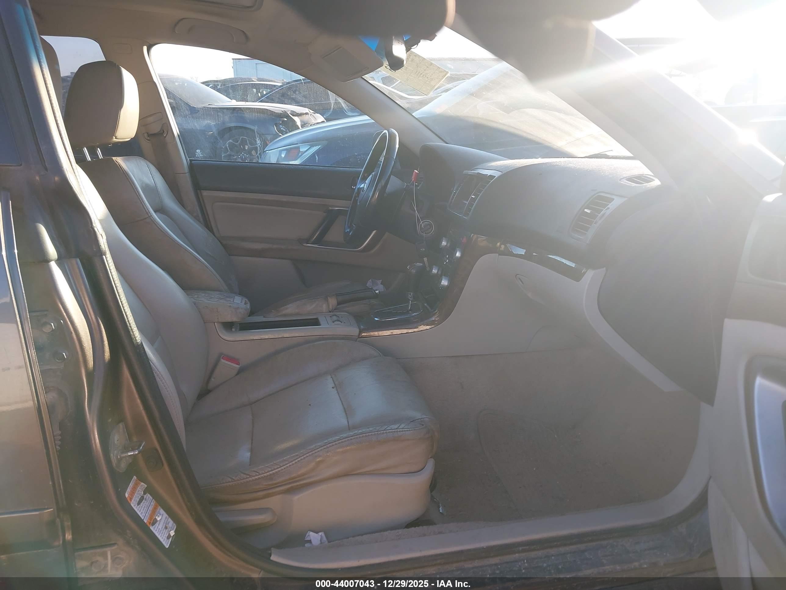 SUBARU OUTBACK image 5