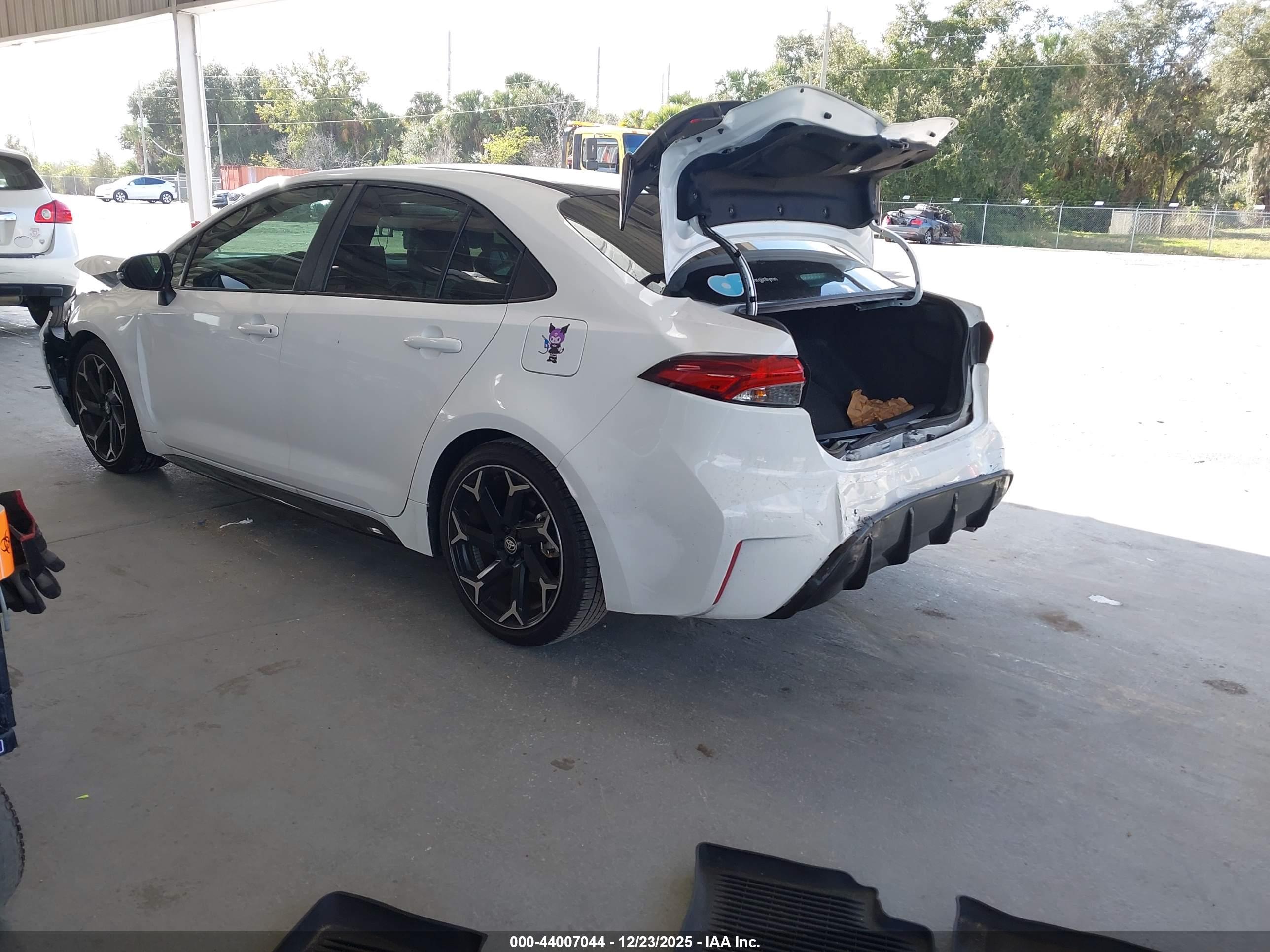 TOYOTA COROLLA image 3