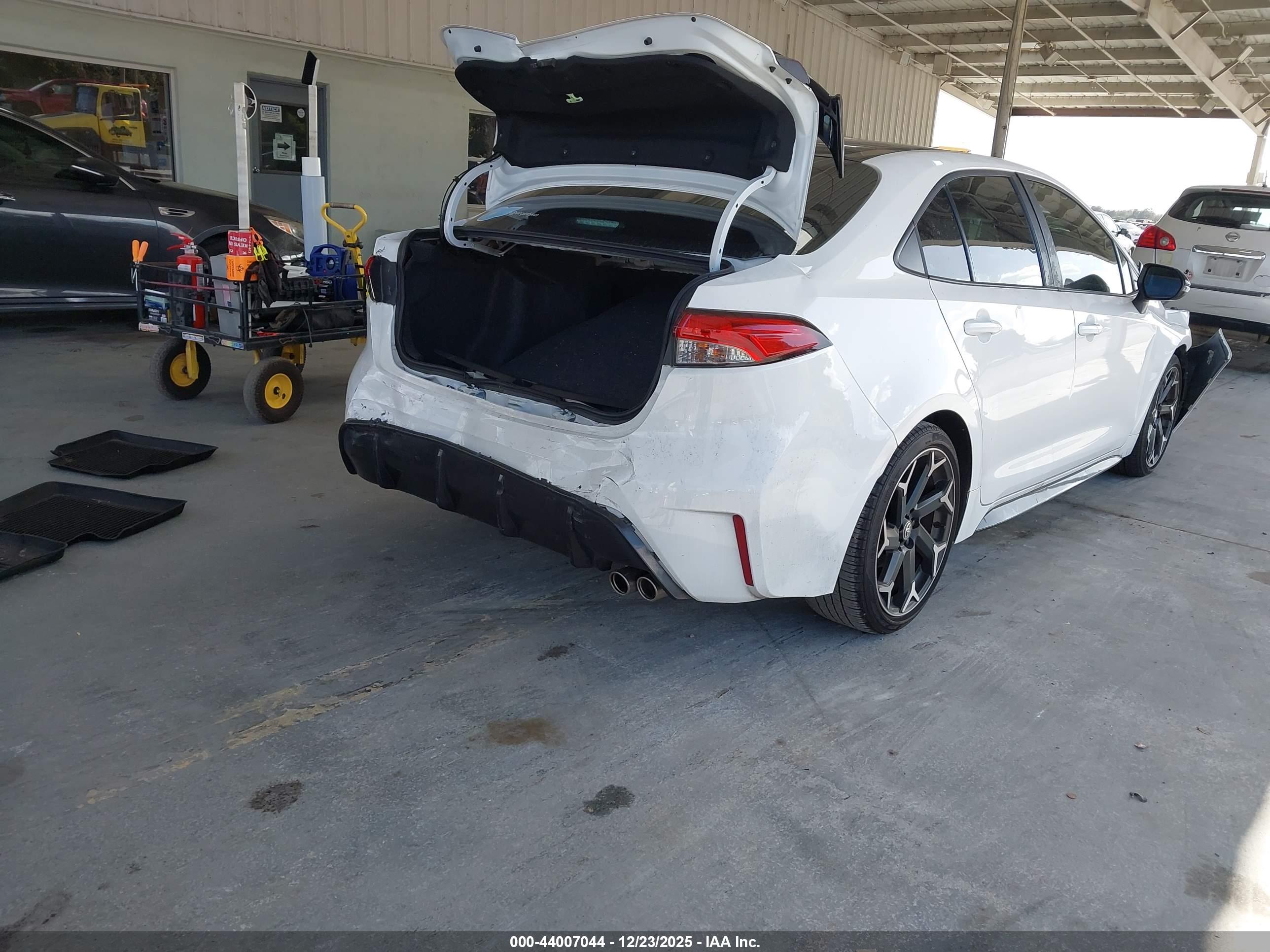 TOYOTA COROLLA image 4