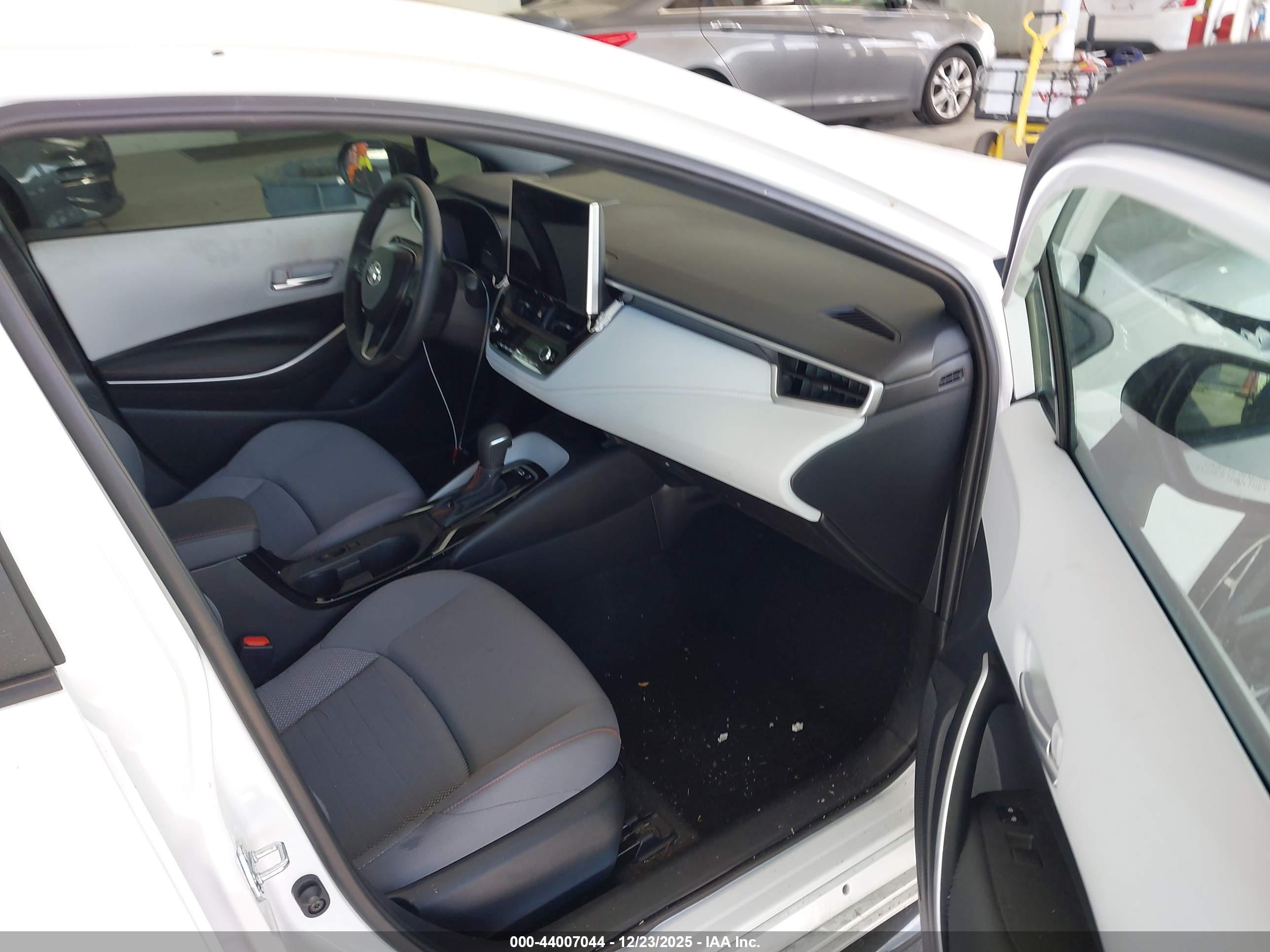 TOYOTA COROLLA image 5