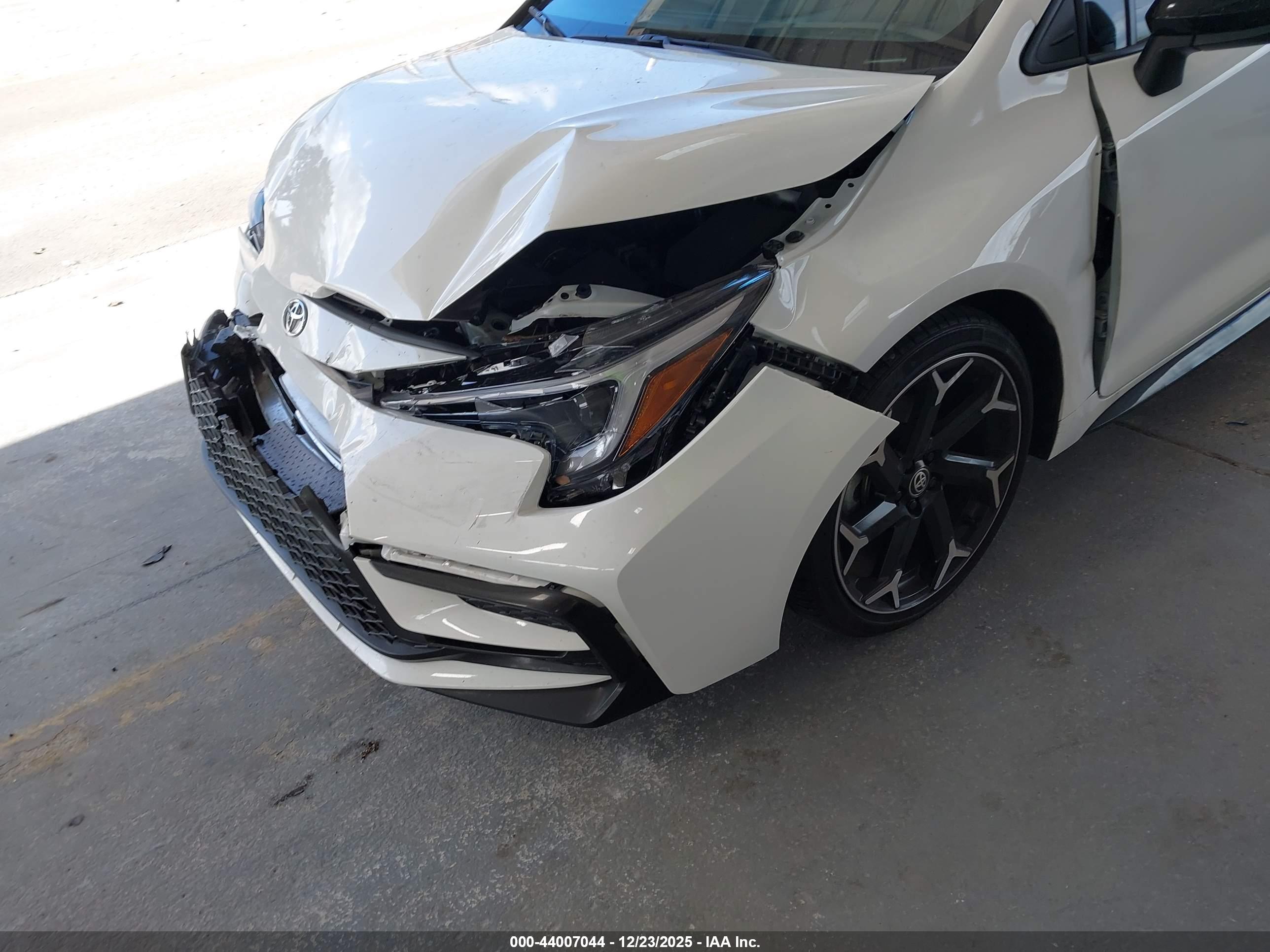 TOYOTA COROLLA image 6