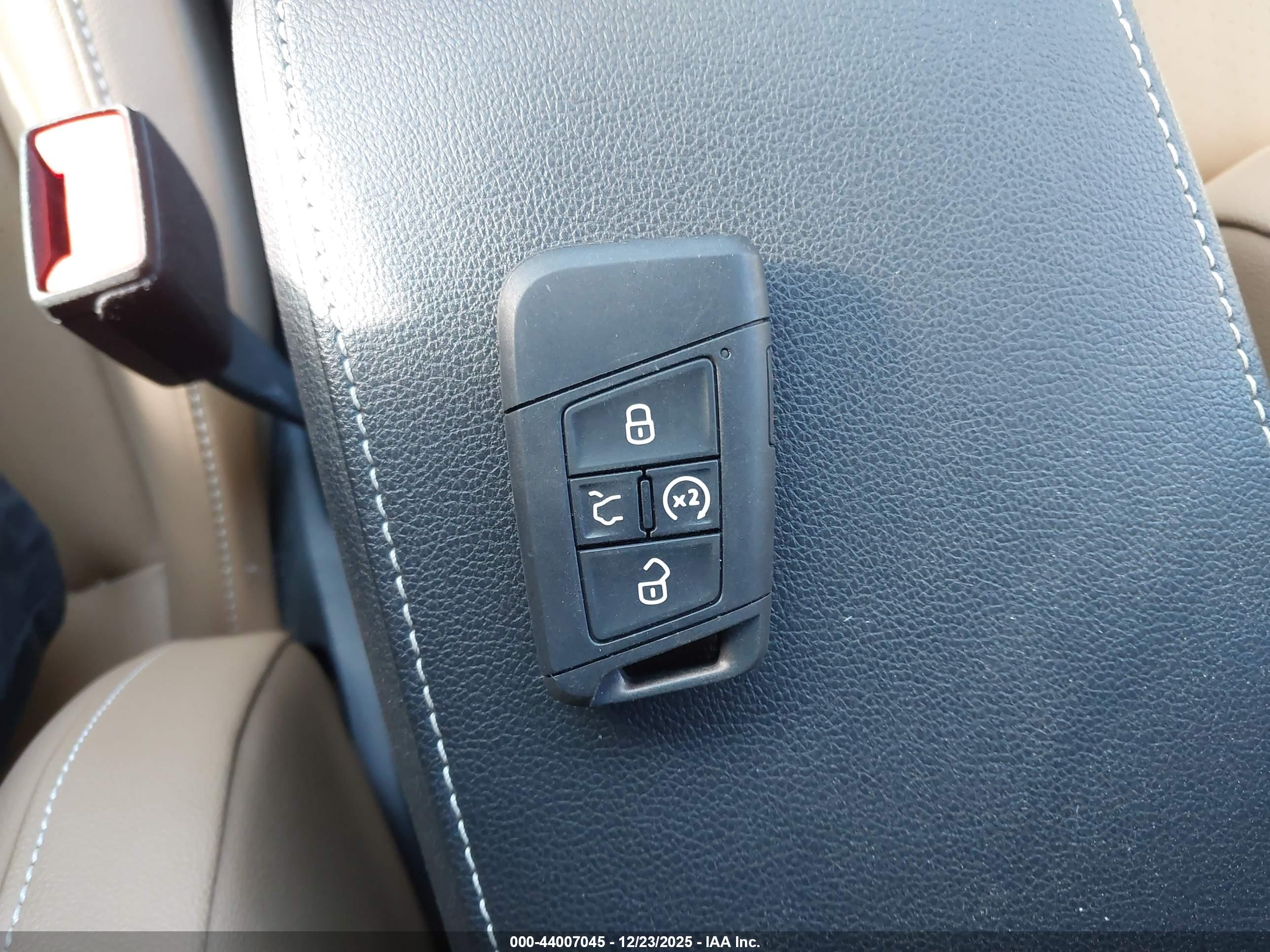 VOLKSWAGEN TIGUAN image 11