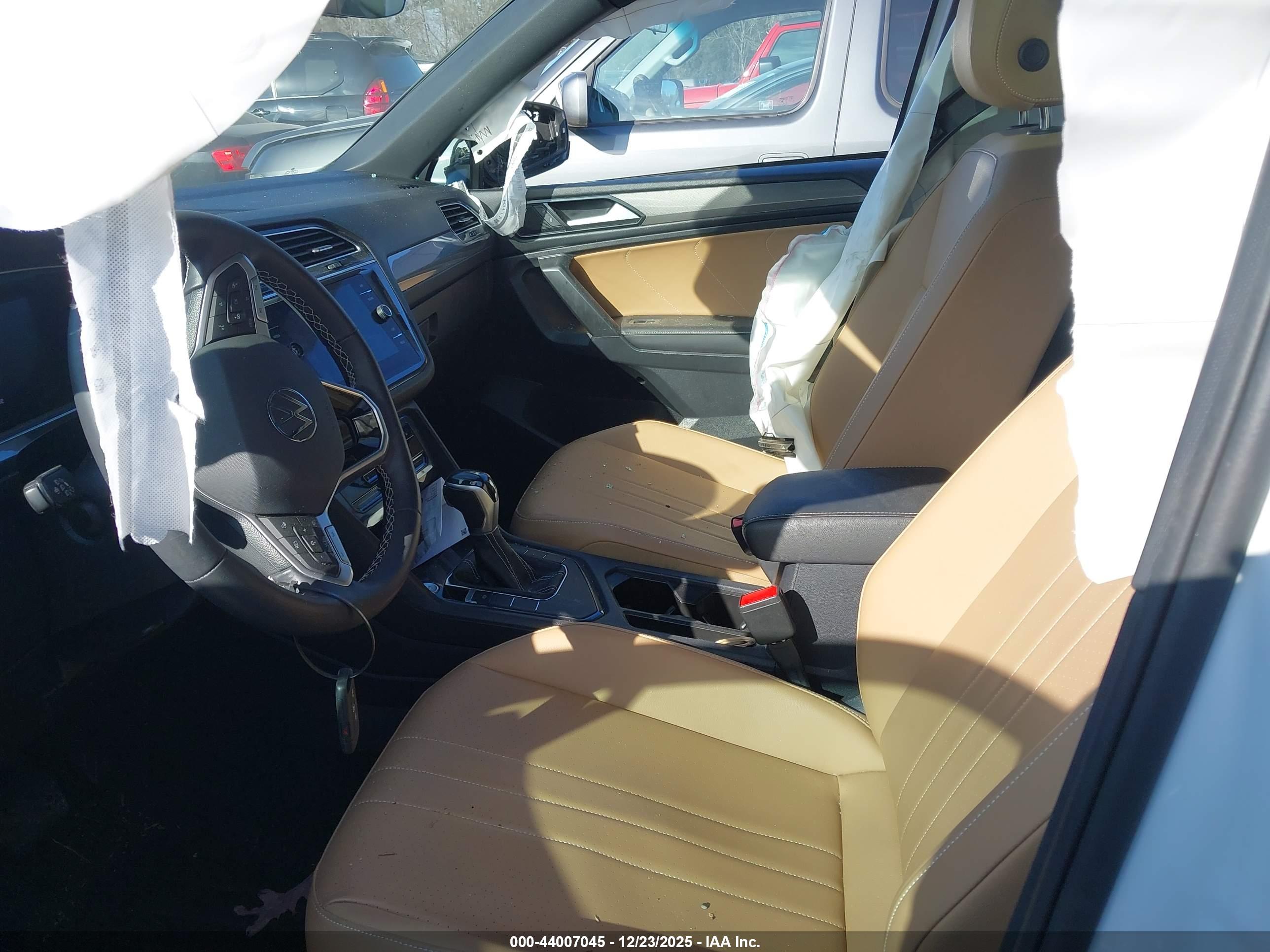 VOLKSWAGEN TIGUAN image 5