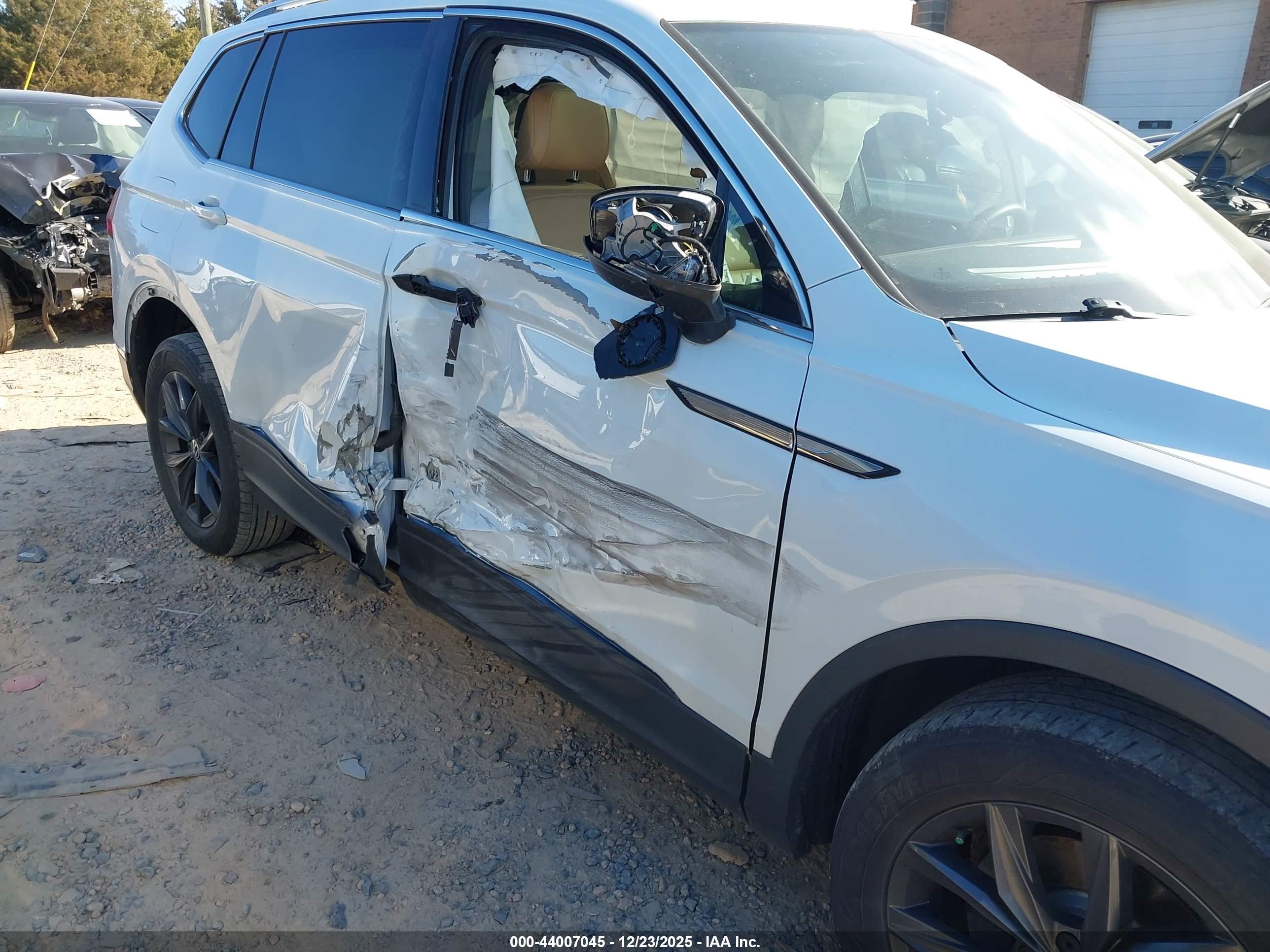 VOLKSWAGEN TIGUAN image 6