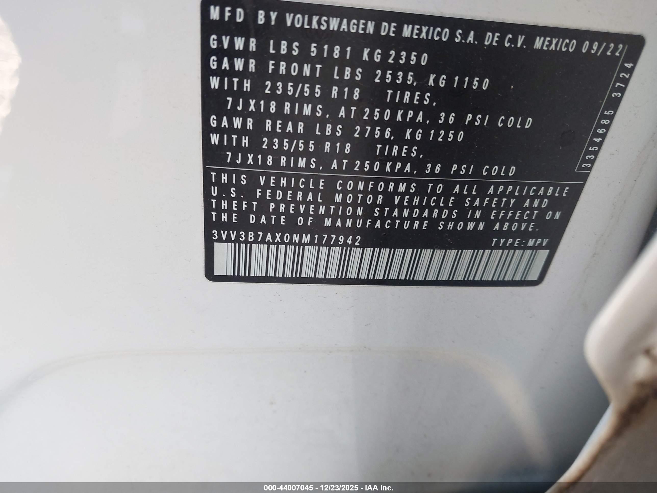 VOLKSWAGEN TIGUAN image 9