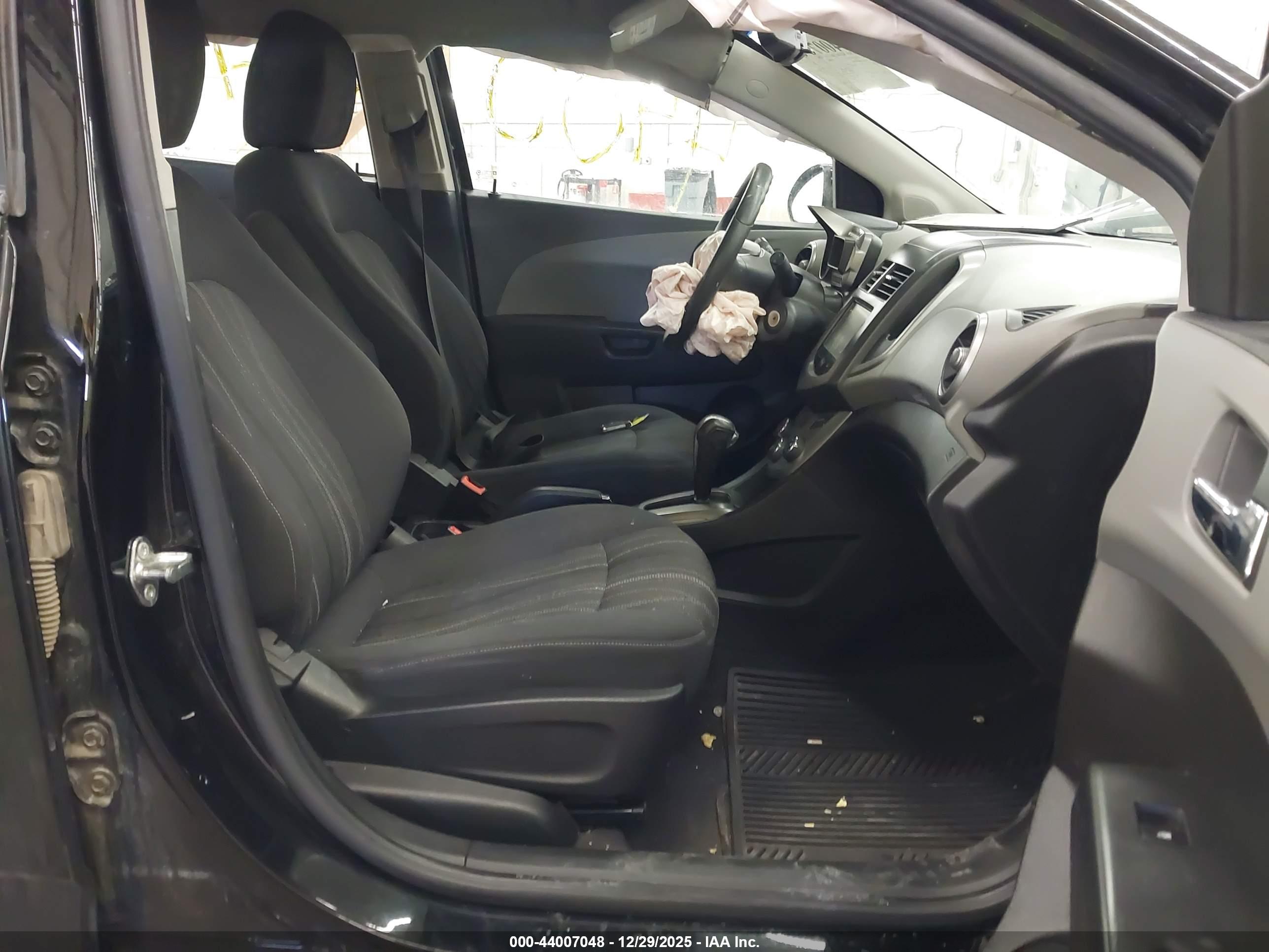 CHEVROLET SONIC image 5